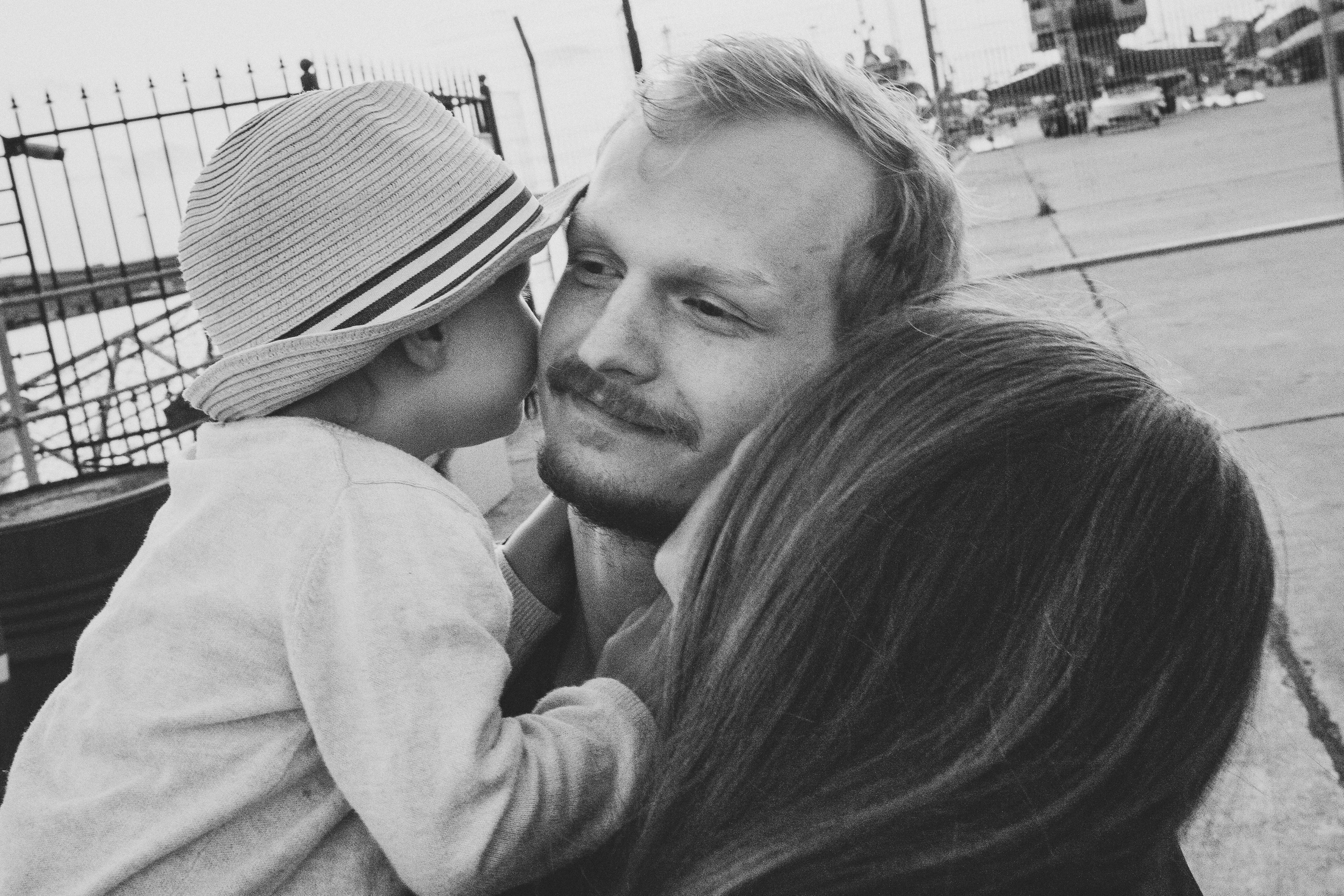 Вася, Маша, Соня. Отпуск в Адлере. Семейный фотограф, фотограф родов, репортажей фотограф в Санкт-Петербу