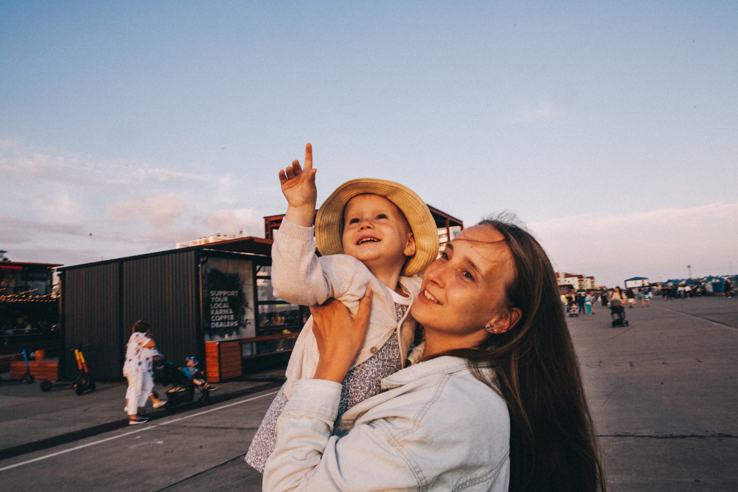 Вася, Маша, Соня. Отпуск в Адлере. Семейный фотограф, фотограф родов, репортажей фотограф в Санкт-Петербу