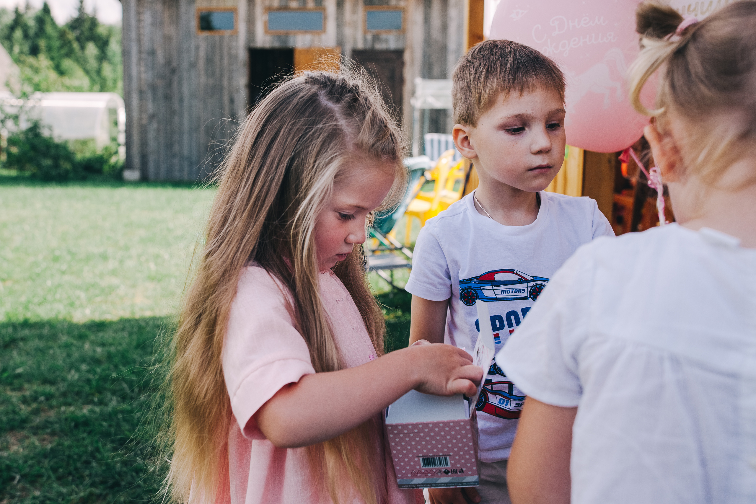Ульяше 5 лет. Дачный деньрожденский день. Семейный фотограф, фотограф родов, репортажей фотограф в Санкт-Петербу