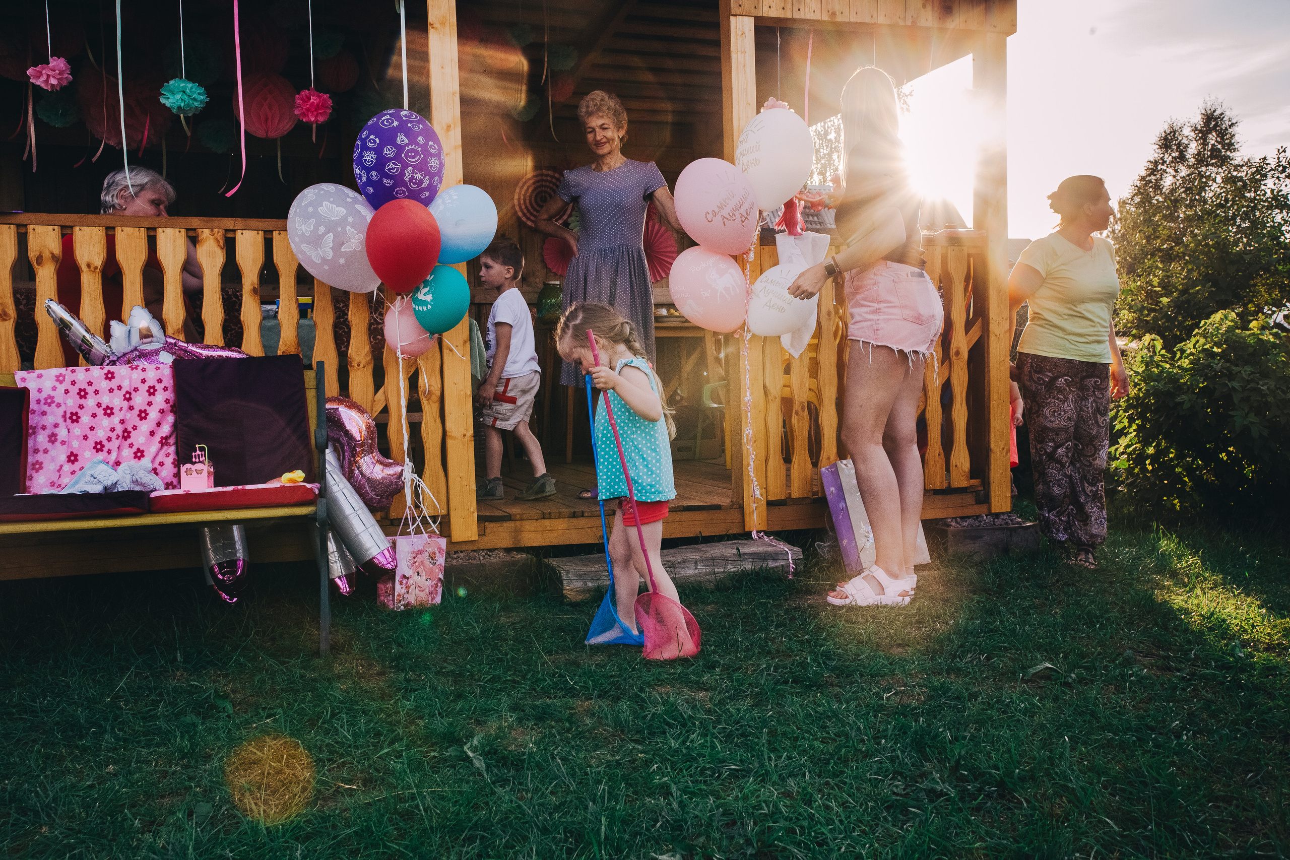 Ульяше 5 лет. Дачный деньрожденский день. Семейный фотограф, фотограф родов, репортажей фотограф в Санкт-Петербу