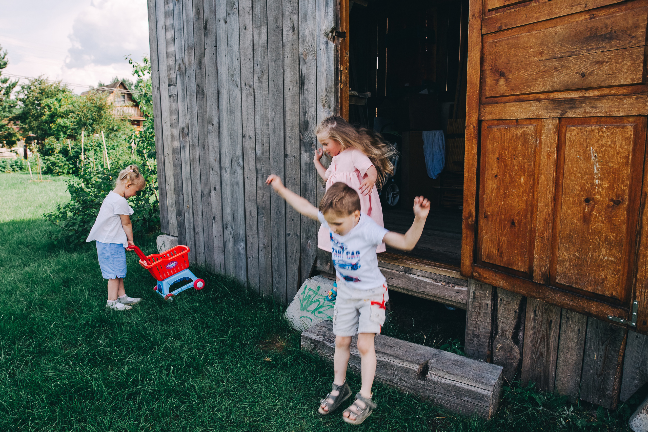 Ульяше 5 лет. Дачный деньрожденский день. Семейный фотограф, фотограф родов, репортажей фотограф в Санкт-Петербу