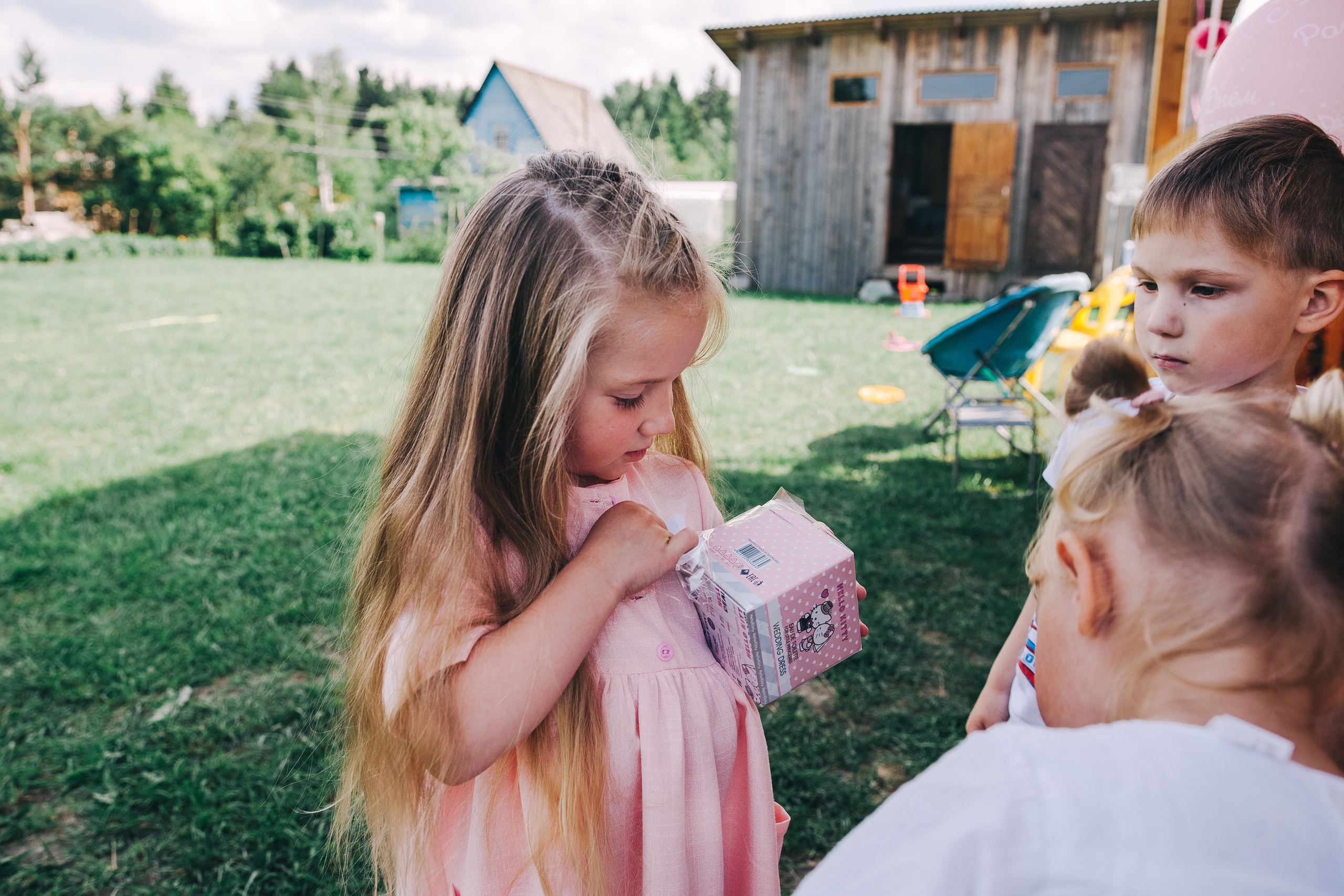 Ульяше 5 лет. Дачный деньрожденский день. Семейный фотограф, фотограф родов, репортажей фотограф в Санкт-Петербу