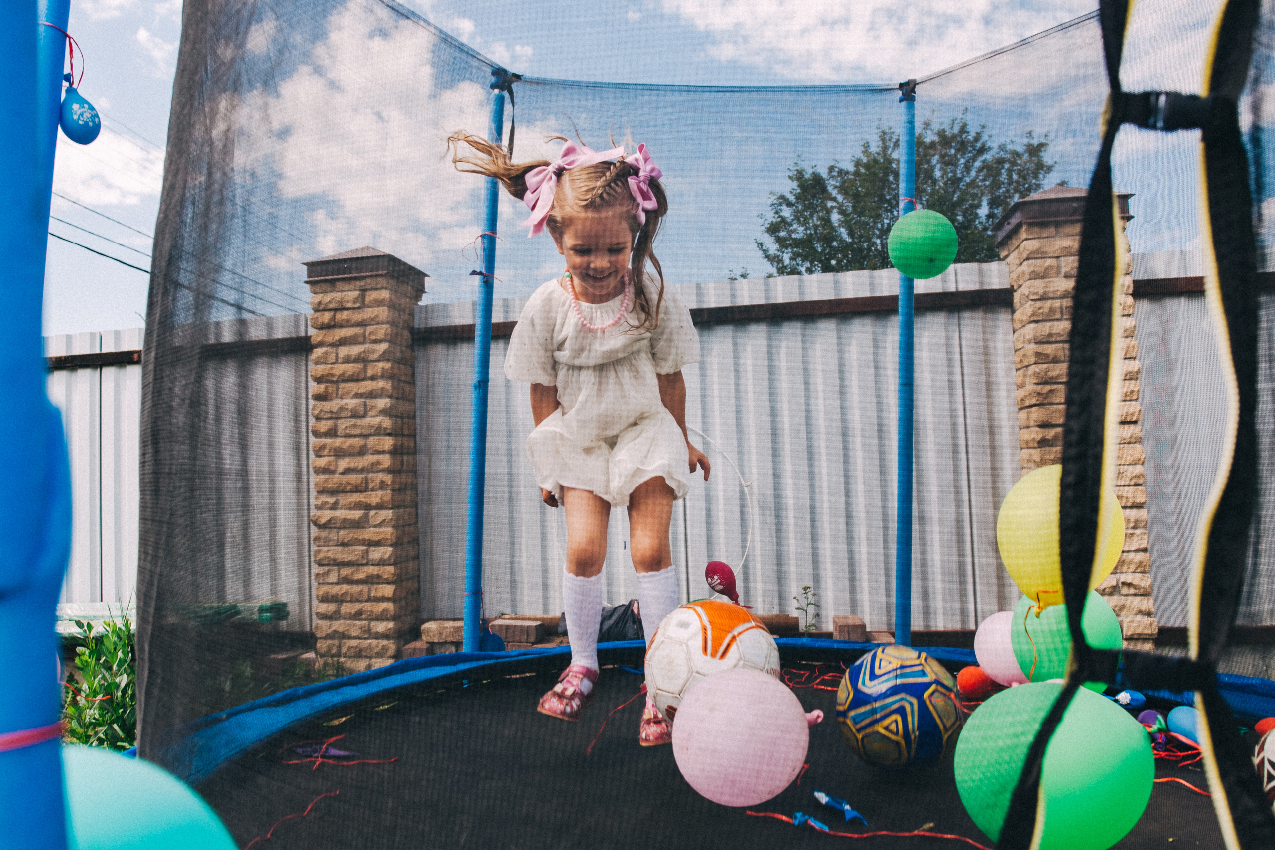 Есении 5 лет. ДР на даче. Семейный фотограф, фотограф родов, репортажей фотограф в Санкт-Петербу