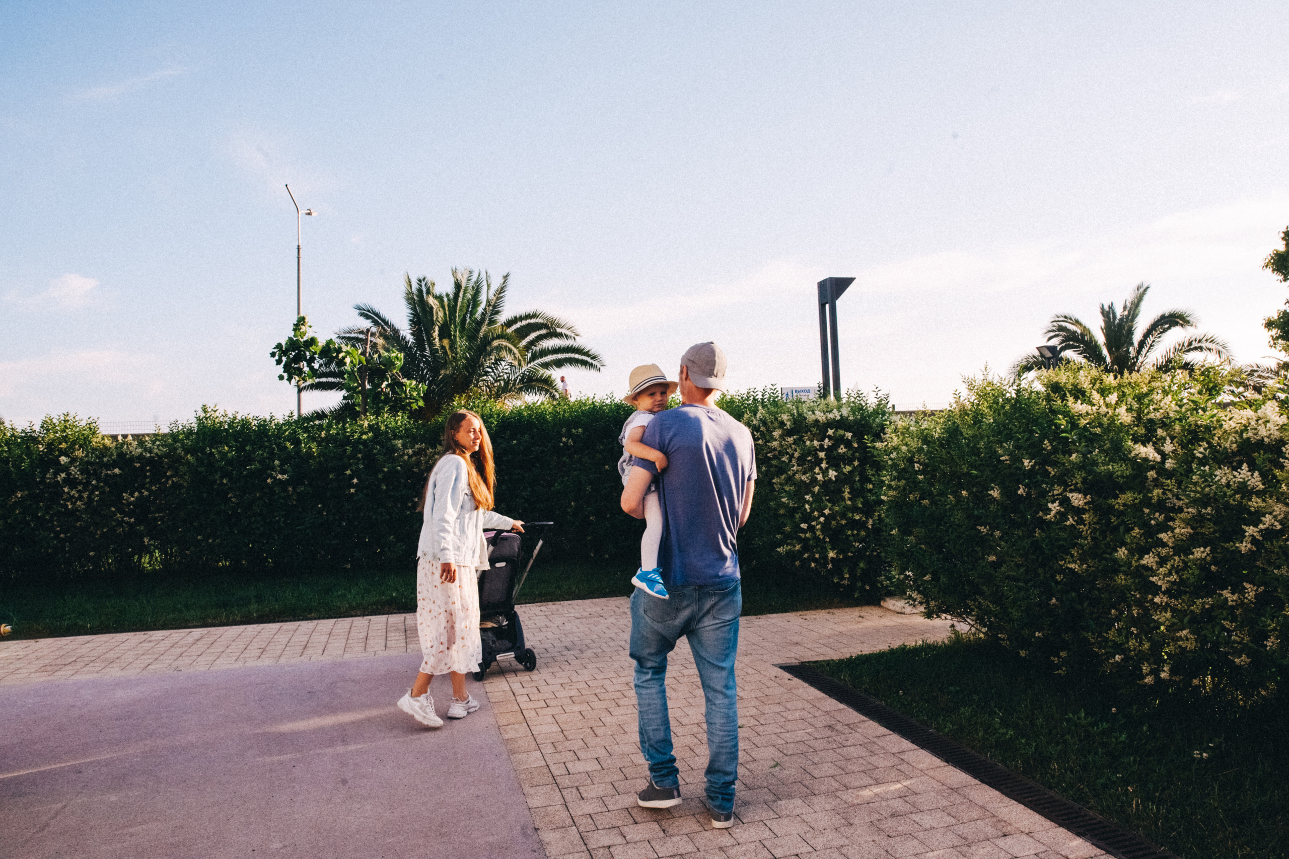 Вася, Маша, Соня. Отпуск в Адлере. Семейный фотограф, фотограф родов, репортажей фотограф в Санкт-Петербу
