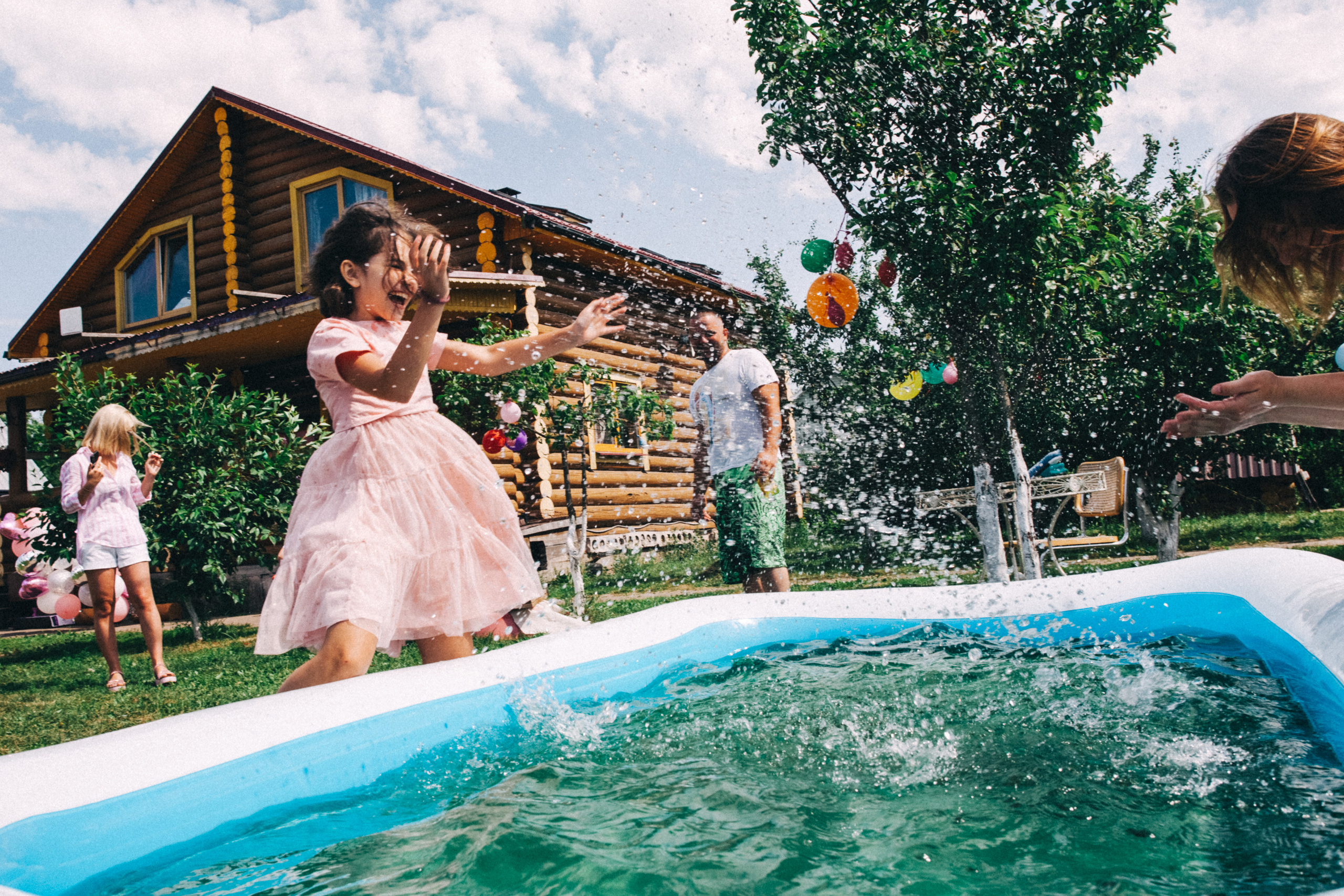 Есении 5 лет. ДР на даче. Семейный фотограф, фотограф родов, репортажей фотограф в Санкт-Петербу