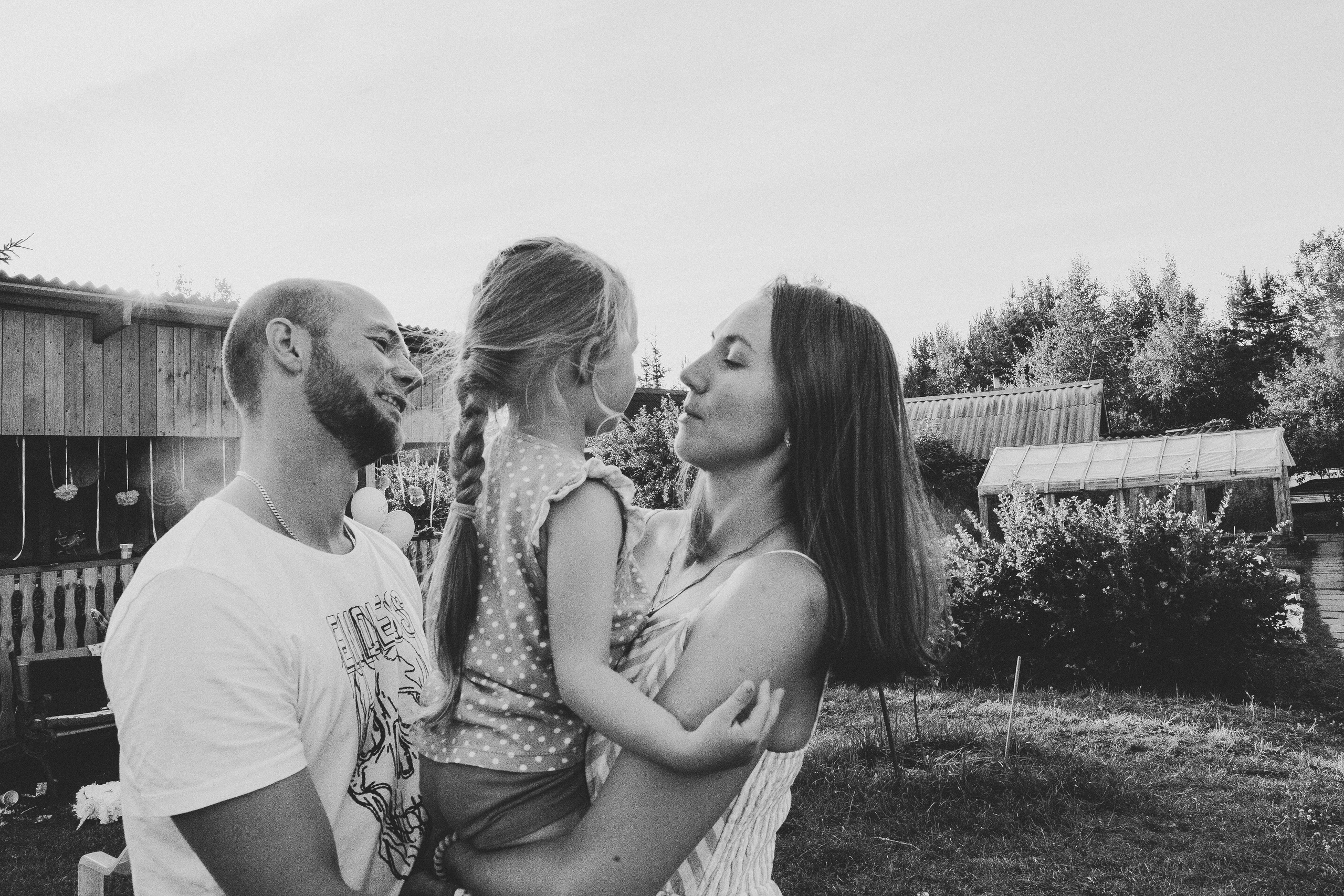Ульяше 5 лет. Дачный деньрожденский день. Семейный фотограф, фотограф родов, репортажей фотограф в Санкт-Петербу