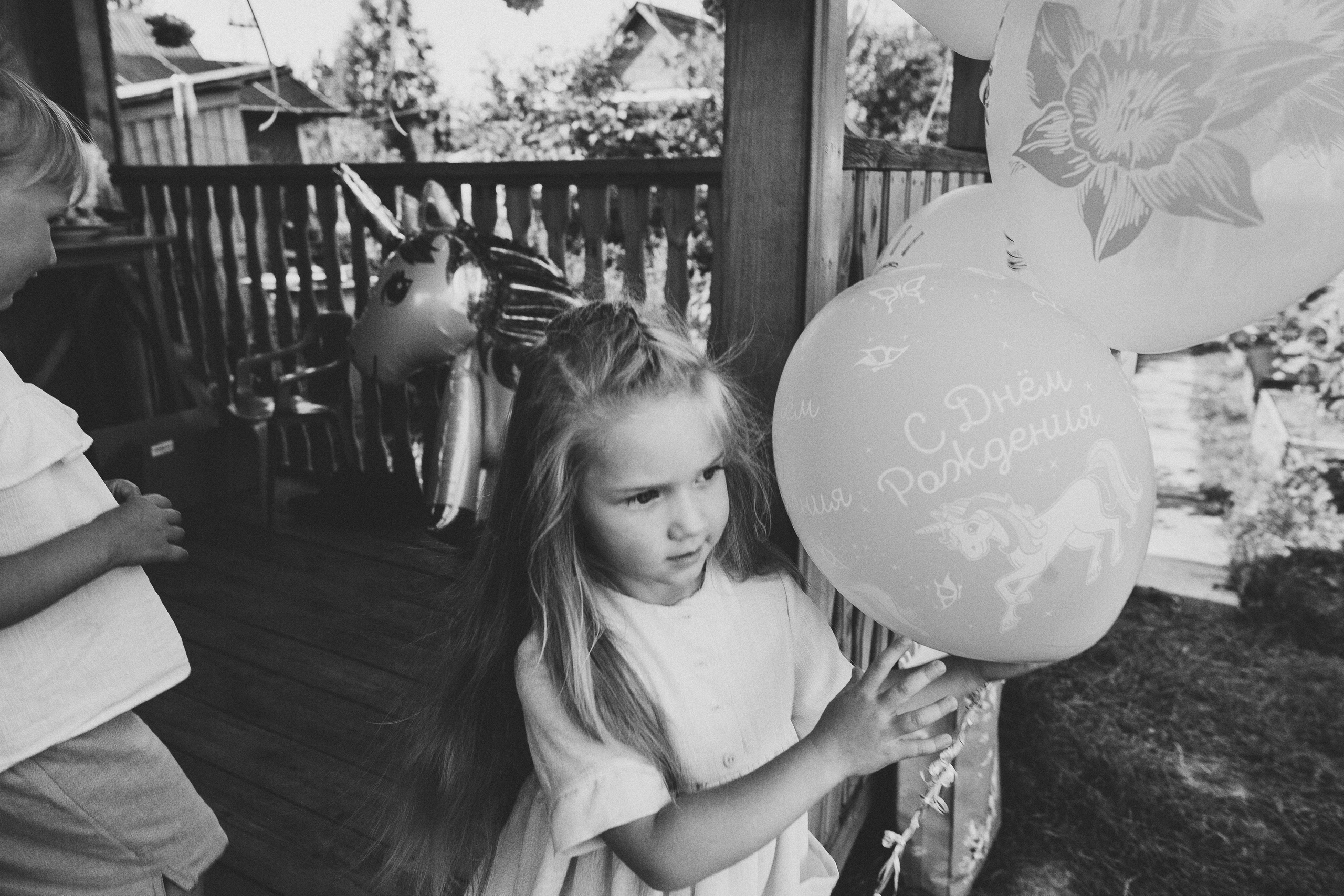 Ульяше 5 лет. Дачный деньрожденский день. Семейный фотограф, фотограф родов, репортажей фотограф в Санкт-Петербу