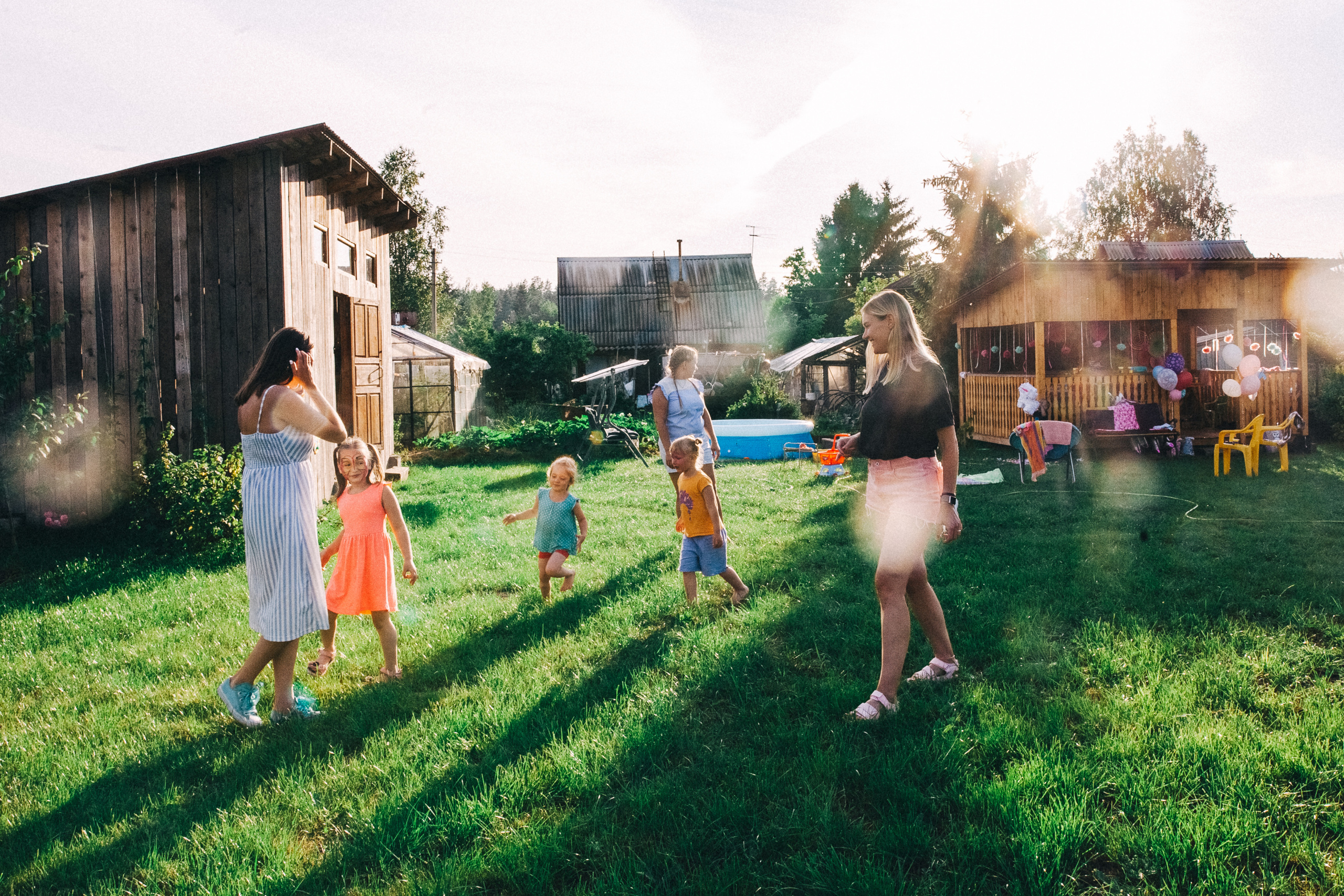 Ульяше 5 лет. Дачный деньрожденский день. Семейный фотограф, фотограф родов, репортажей фотограф в Санкт-Петербу