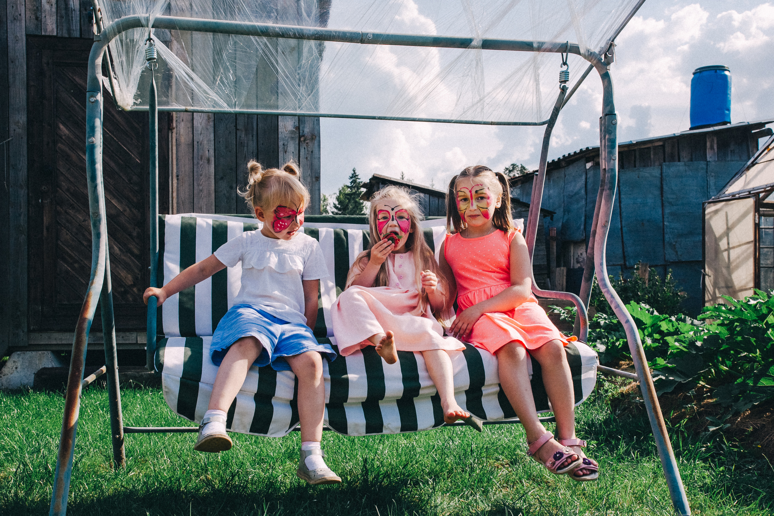Ульяше 5 лет. Дачный деньрожденский день. Семейный фотограф, фотограф родов, репортажей фотограф в Санкт-Петербу