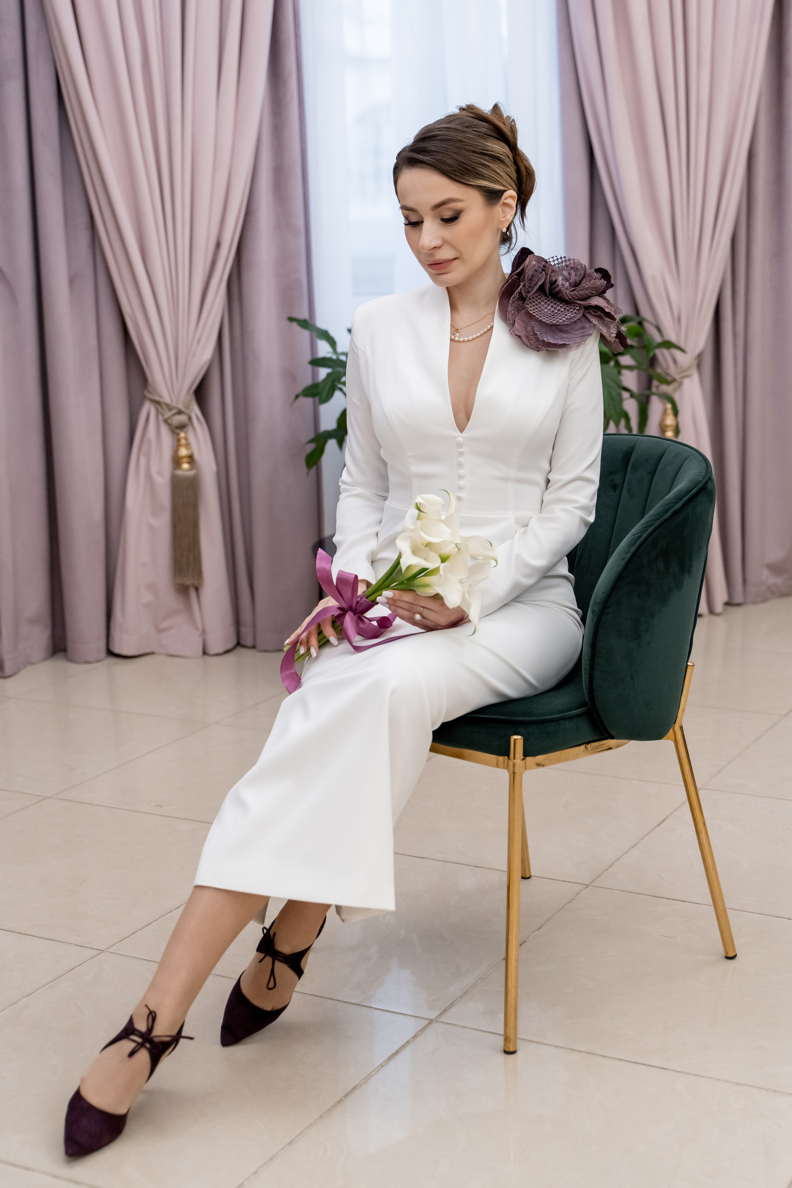 Свадебный фотограф в Москве. Свадебный фотограф Видное, Бутово, Домодедово, Щербинка, Царицыно. Свадебная фотосессия и сборы невесты в отеле Soluxe. Регистрация брака во дворце бракосочетания ВДНХ. Свадьба на ВДНХ. Свадебная фотосессия с ретро автомобилем Чайка. 