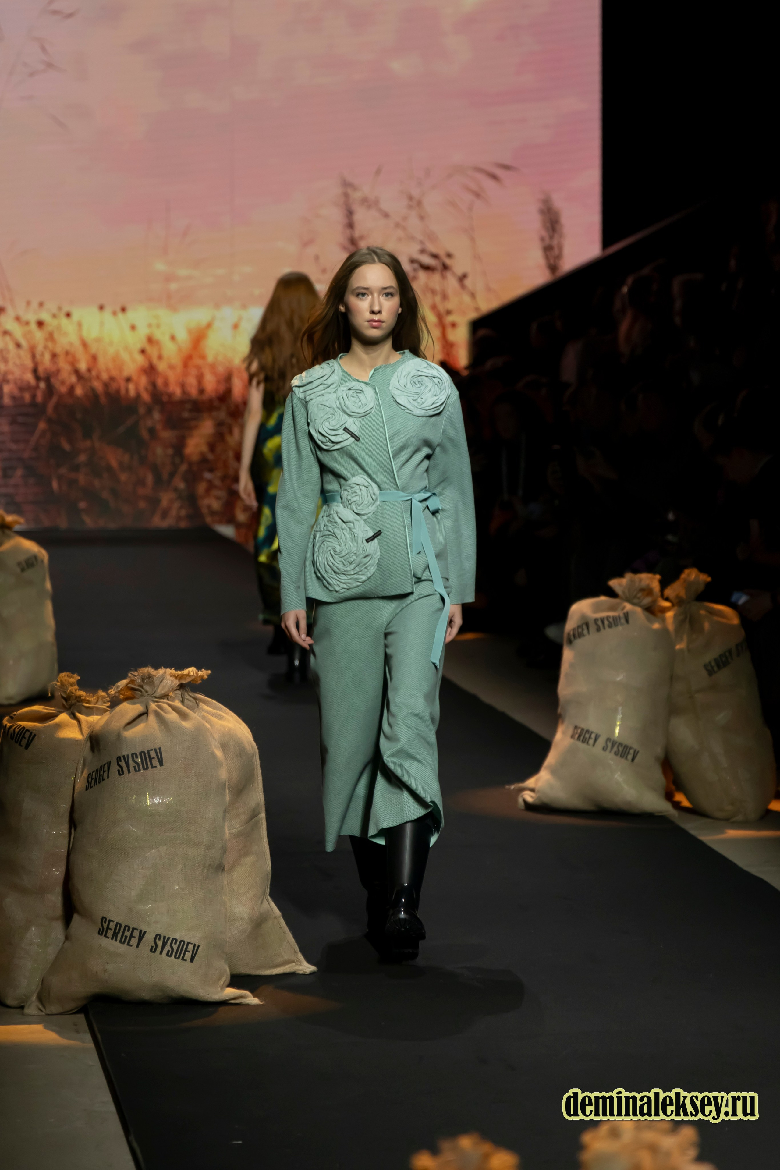 Московская неделя моды 2024 9 октября дизайнер SERGEY SYSOEV. Репортажный, семейный и студийный фотограф в Москве Демин Алексей