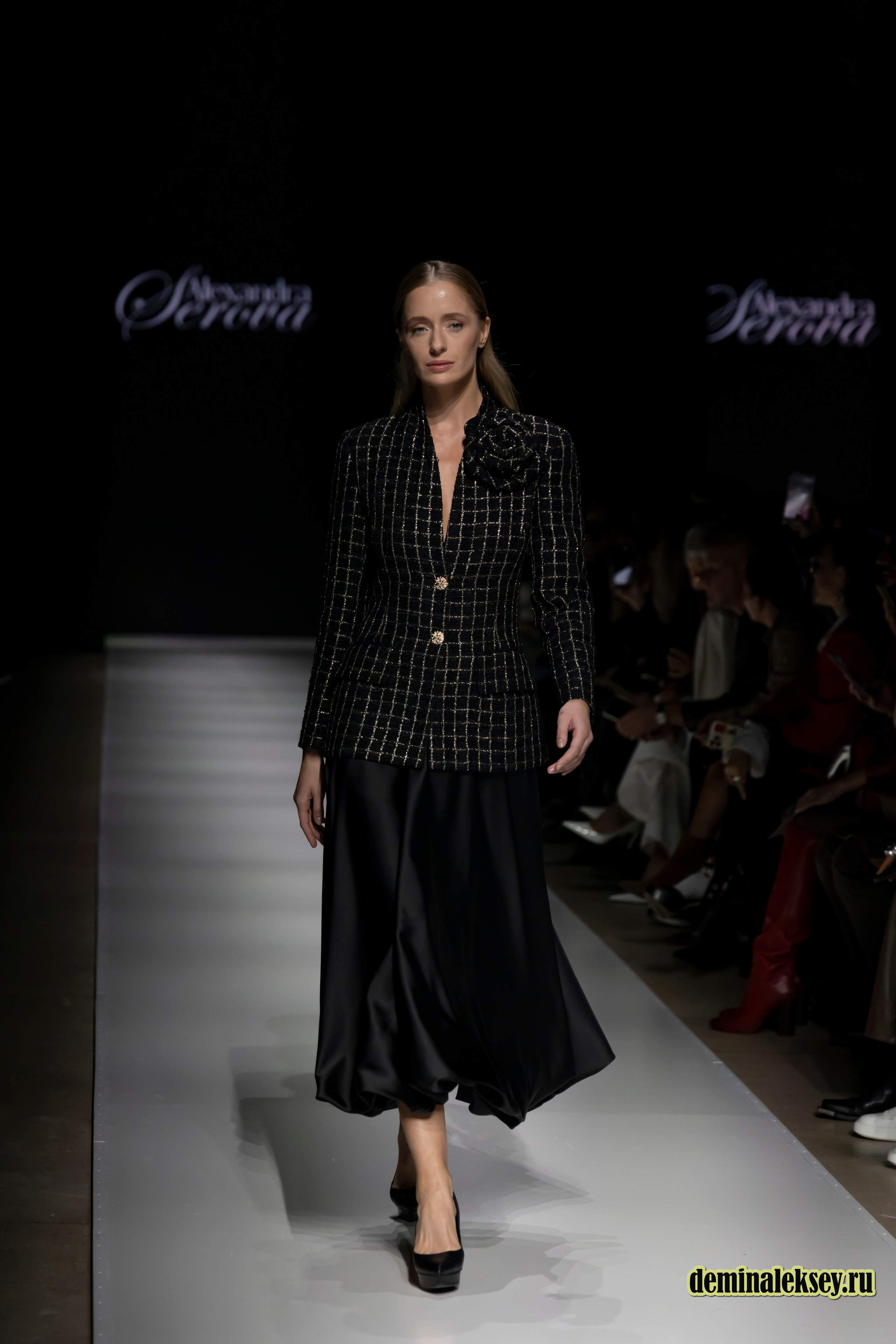 Московская неделя моды 2024 9 октября дизайнер Alexandra Serova. Репортажный, семейный и студийный фотограф в Москве Демин Алексей