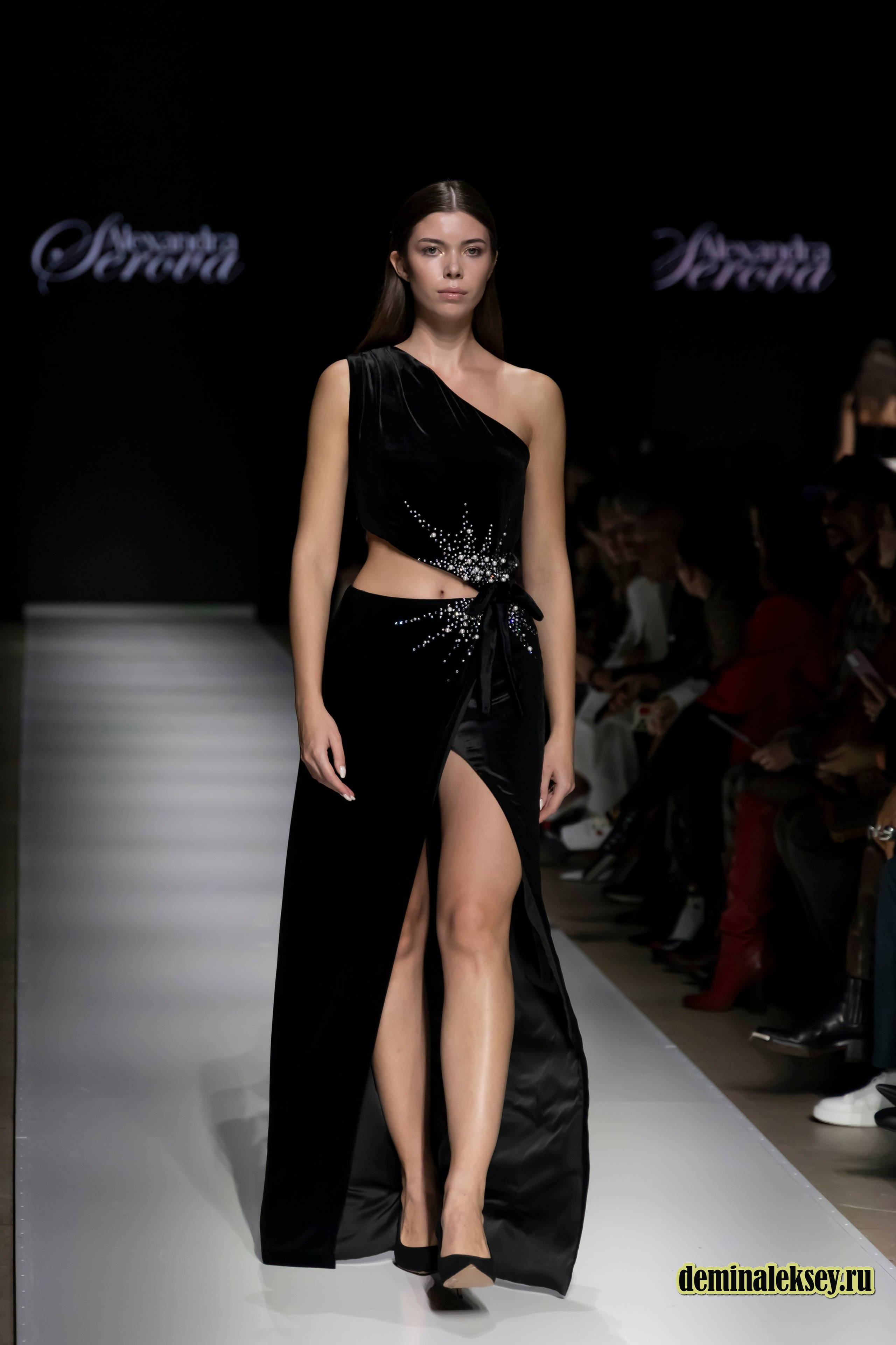 Московская неделя моды 2024 9 октября дизайнер Alexandra Serova. Репортажный, семейный и студийный фотограф в Москве Демин Алексей