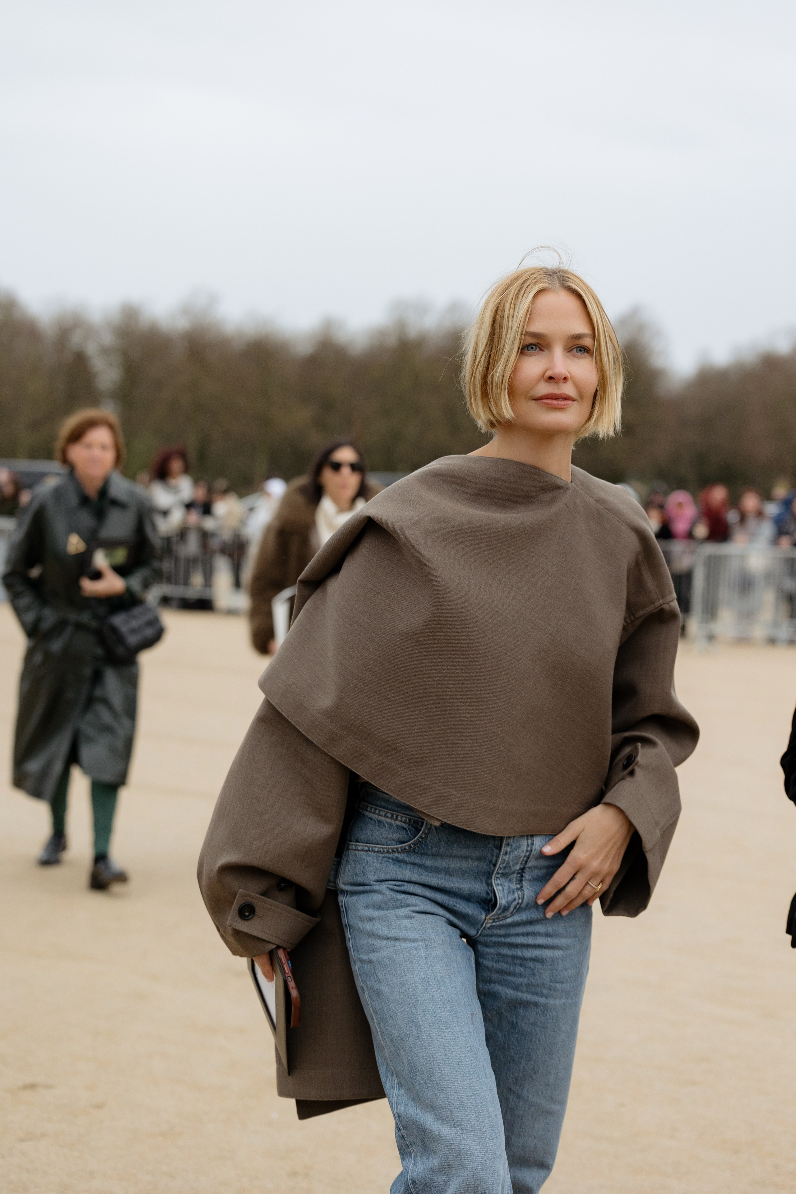 LOEWE PFW WOMENSWEAR FALL-WINTER 24/25. Photographer in Milan Ivan Goncharov