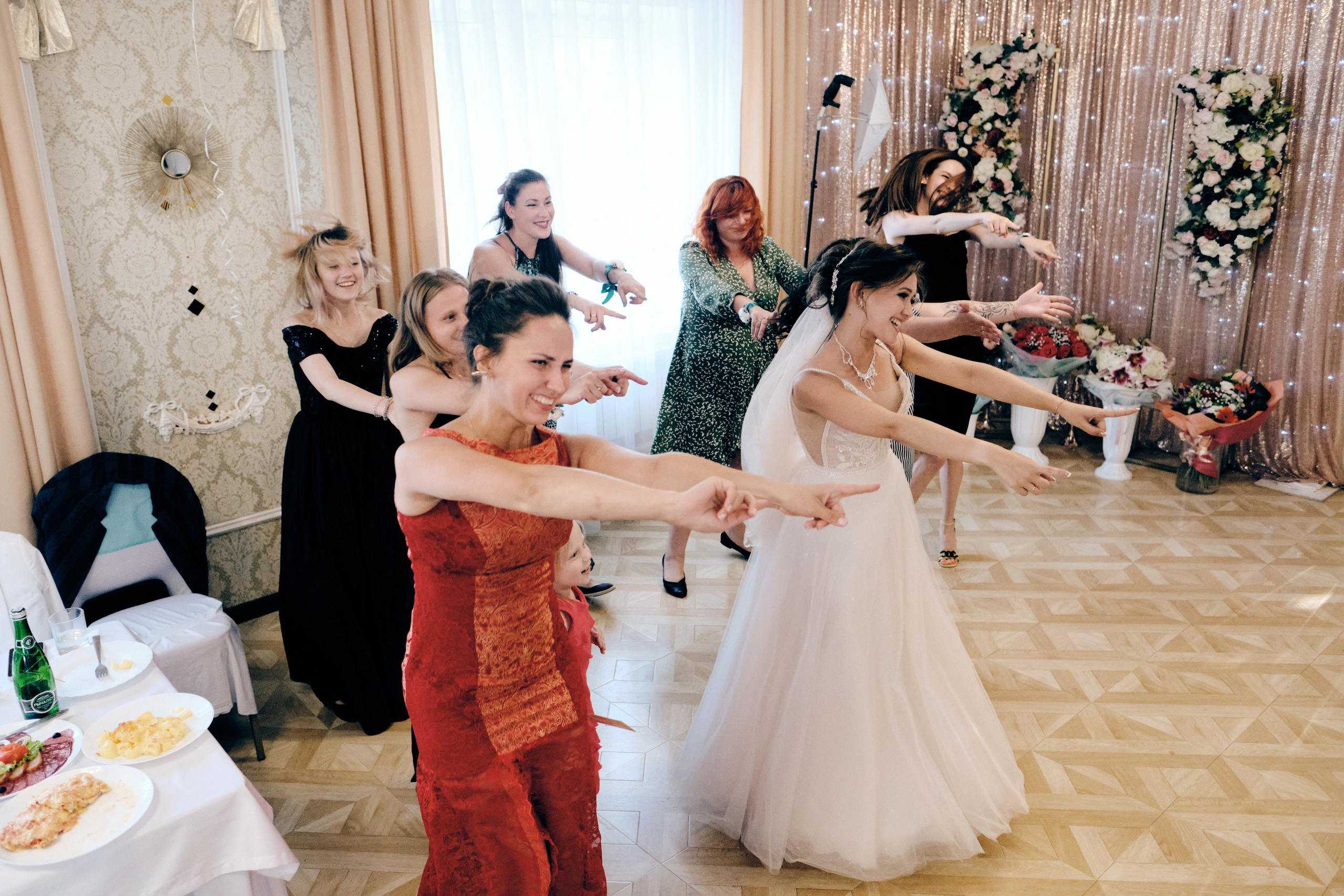 Свадьбы. Привет! Меня зовут Слава Кравец, я репортажный фотограф в Московском регионе