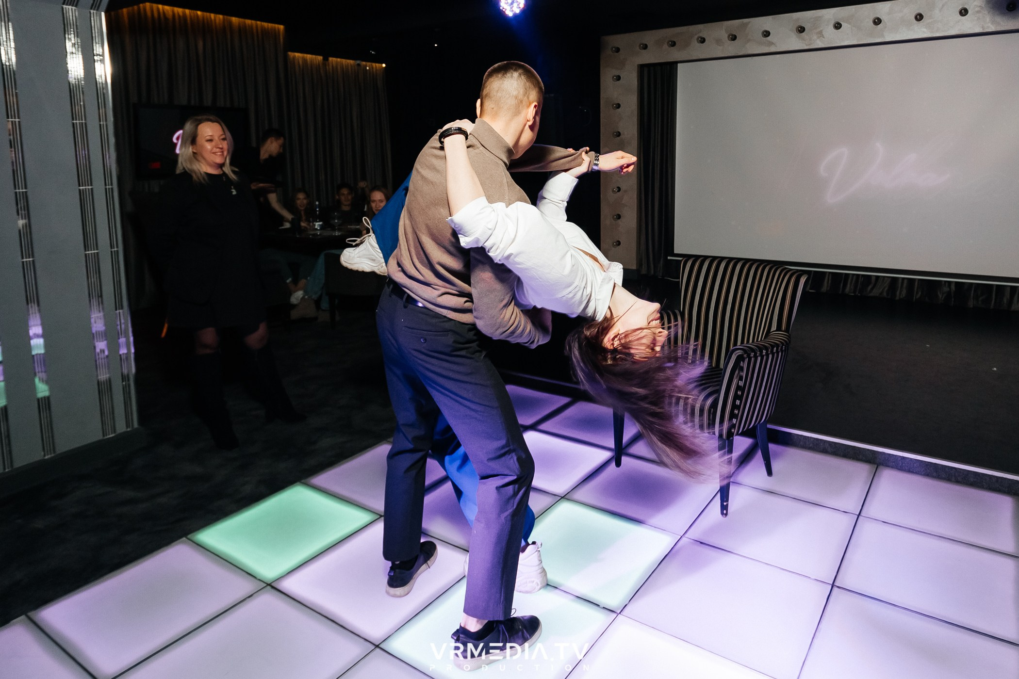 Выходные в караоке-баре «Volna»