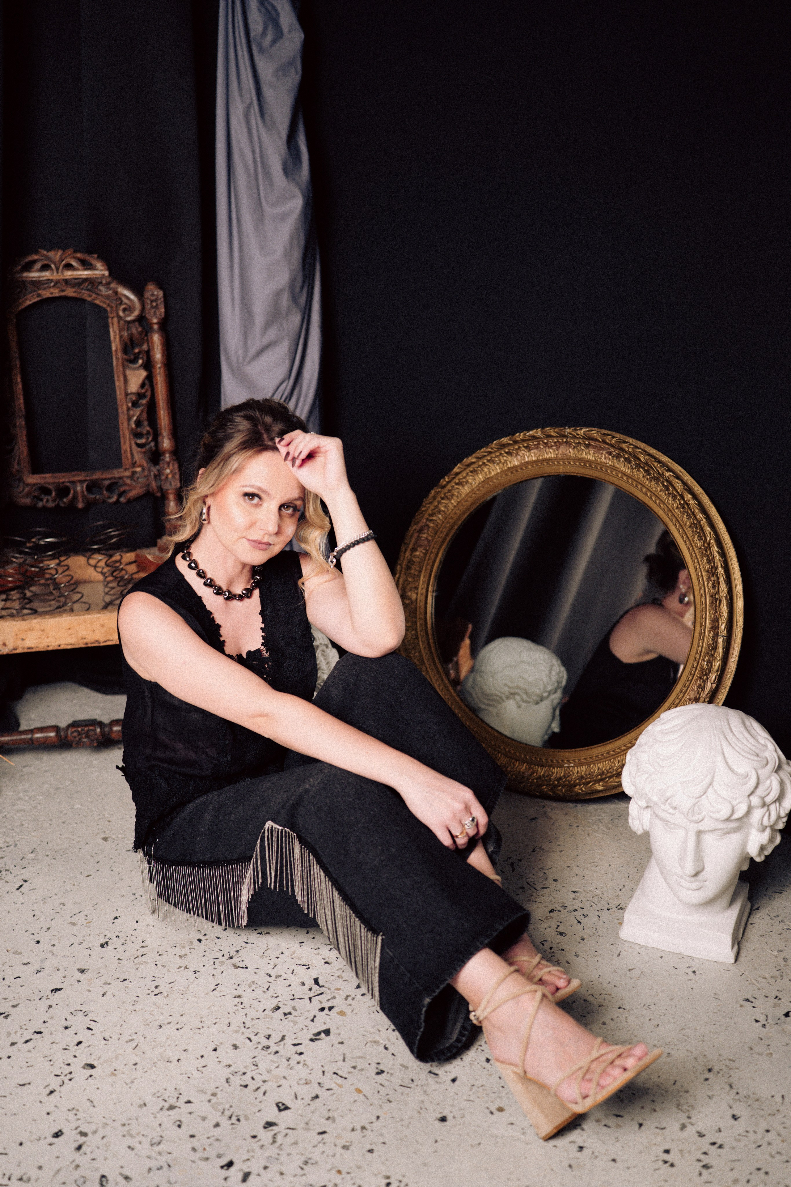 НОВОГОДНЯЯ ФОТОСЕСИИЯ В СТУДИИ ДЛЯ ДЕВУШКИ И ПРОГУЛКА ПО ЧЕРНЫШЕВСКОЙ. Профессиональный фотограф, Санкт-Петербург — Виктория Богомолова