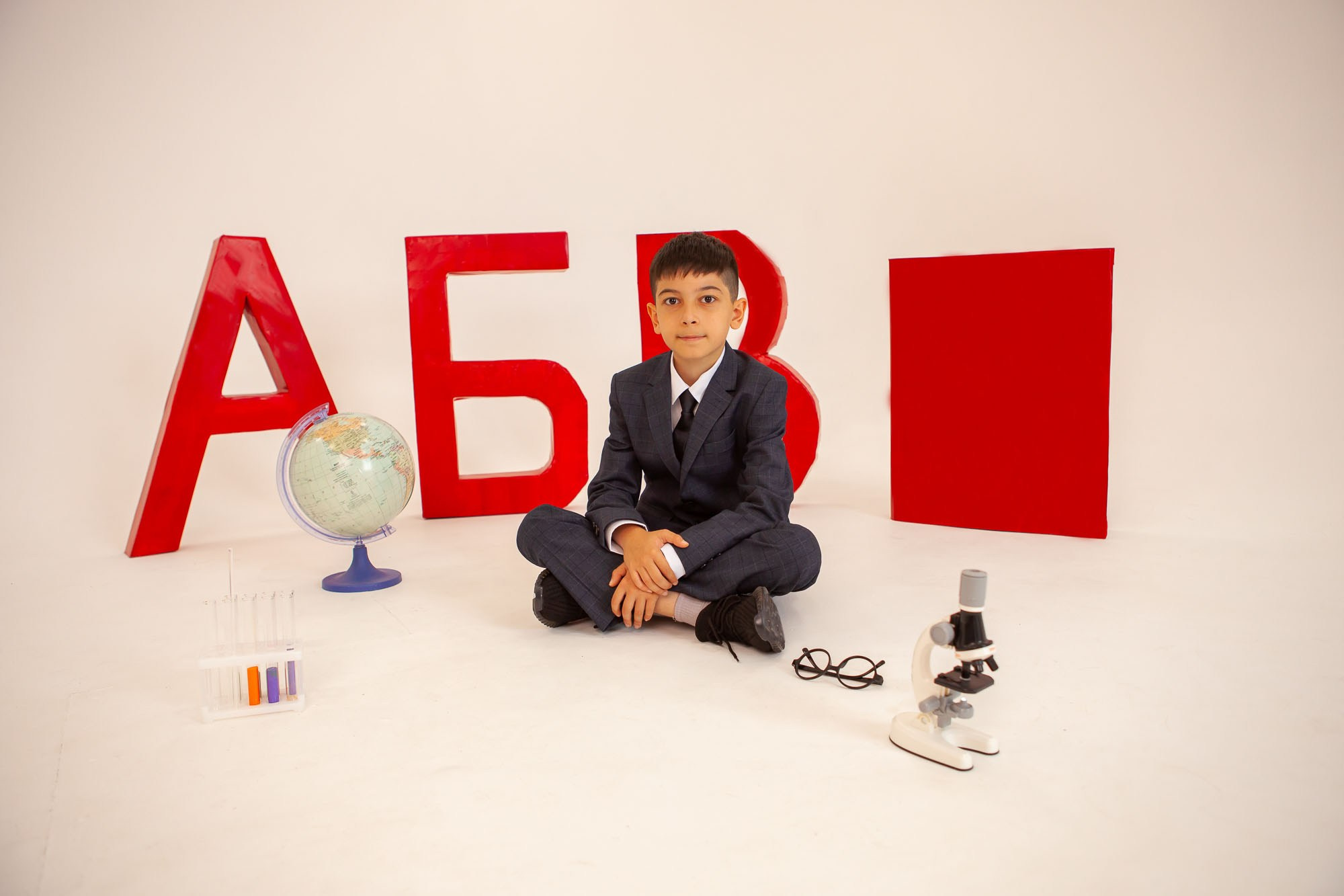 Школьная студийная съёмка. Фотограф Анастасия Лёвушкина