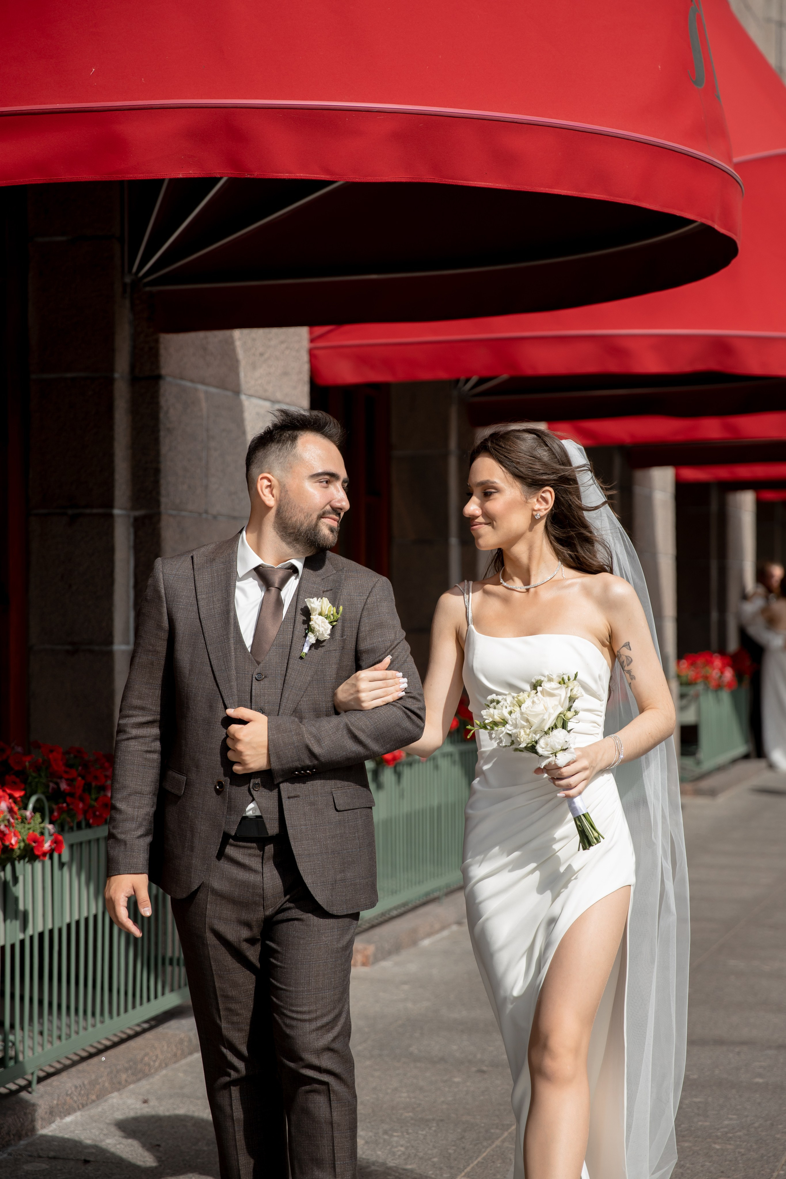 Анна и Александр / Прогулка + ЗАГС. Свадебный и семейный фотограф в Москве Диана Левченко