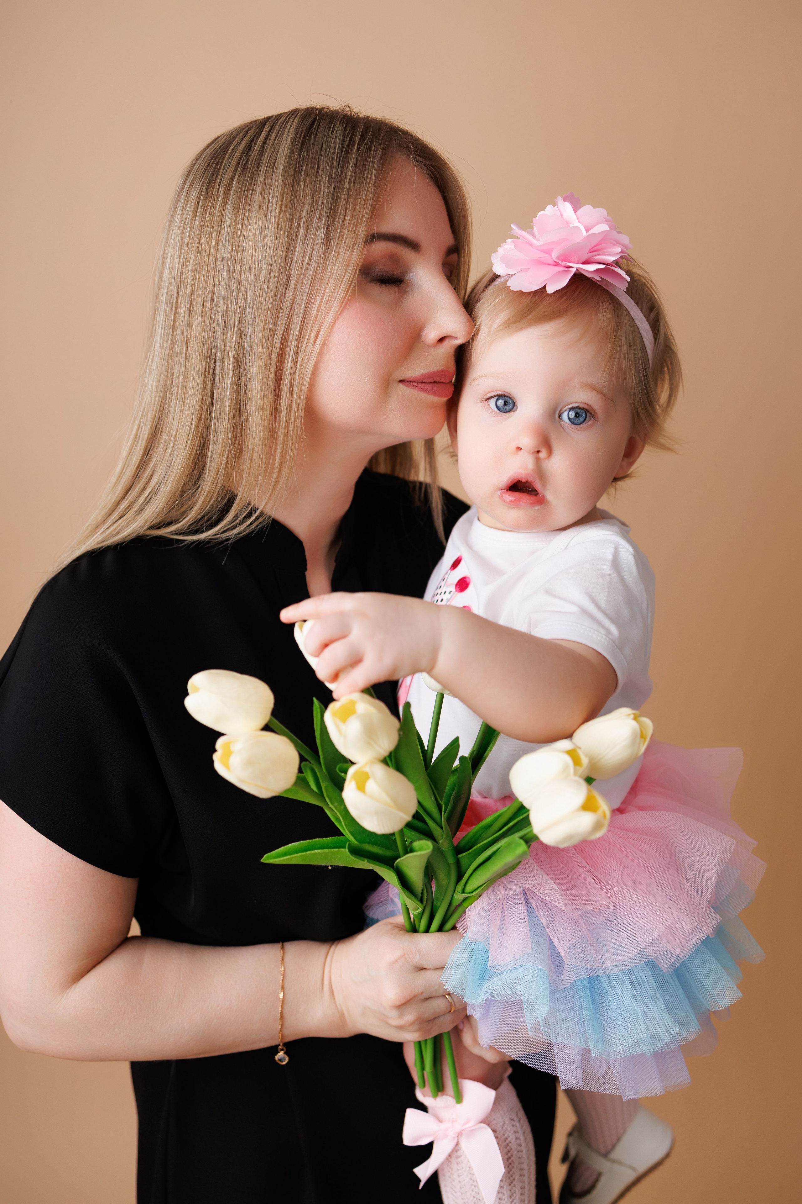 Юлечке 1 годик. Фотограф новорожденный малышей Новосибирск