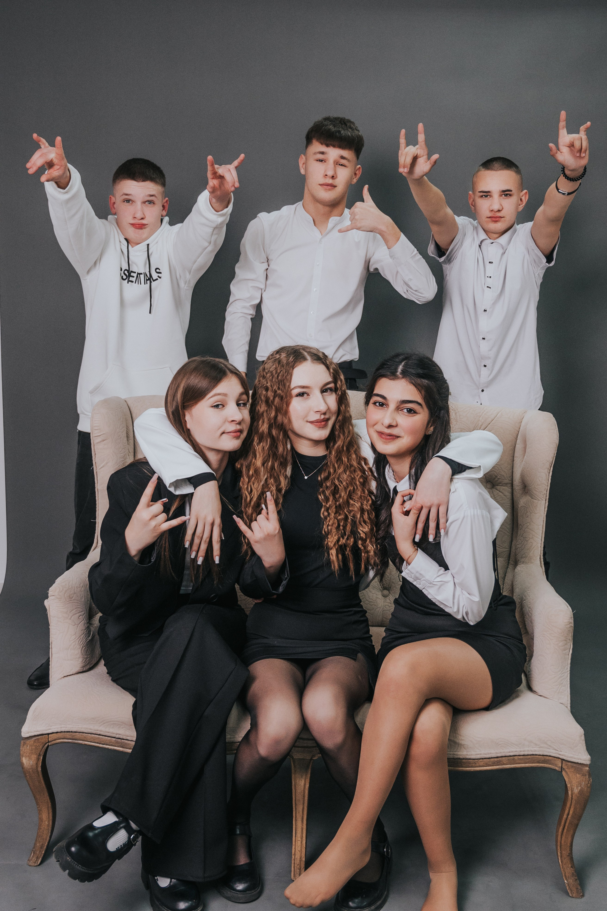 Фотостудия. Выпускные альбомы и Школьный фотограф в Алексеевке, Бирюче, Красном