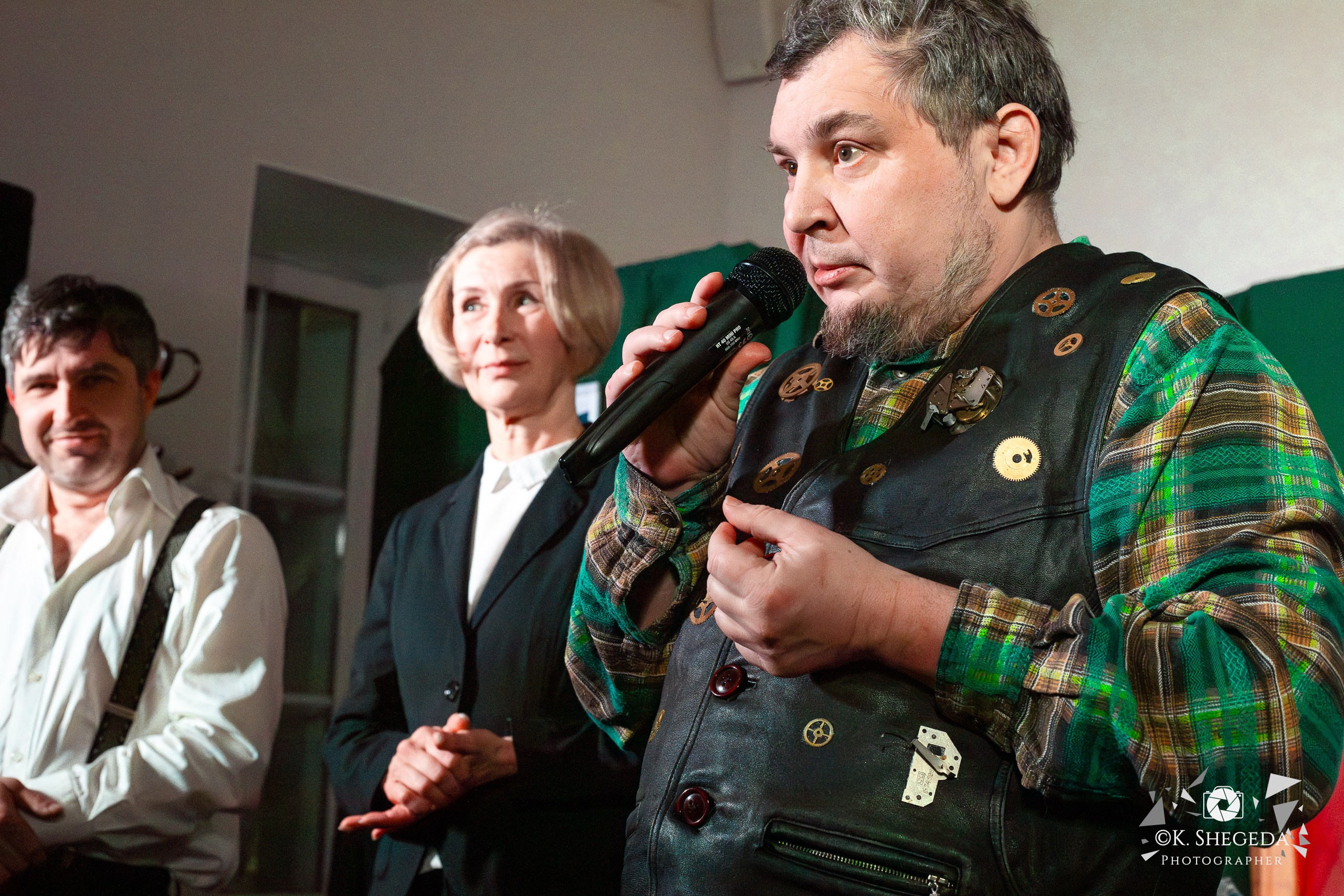 Крыша — пьеса Александра Кравненко (13.04.25г.)