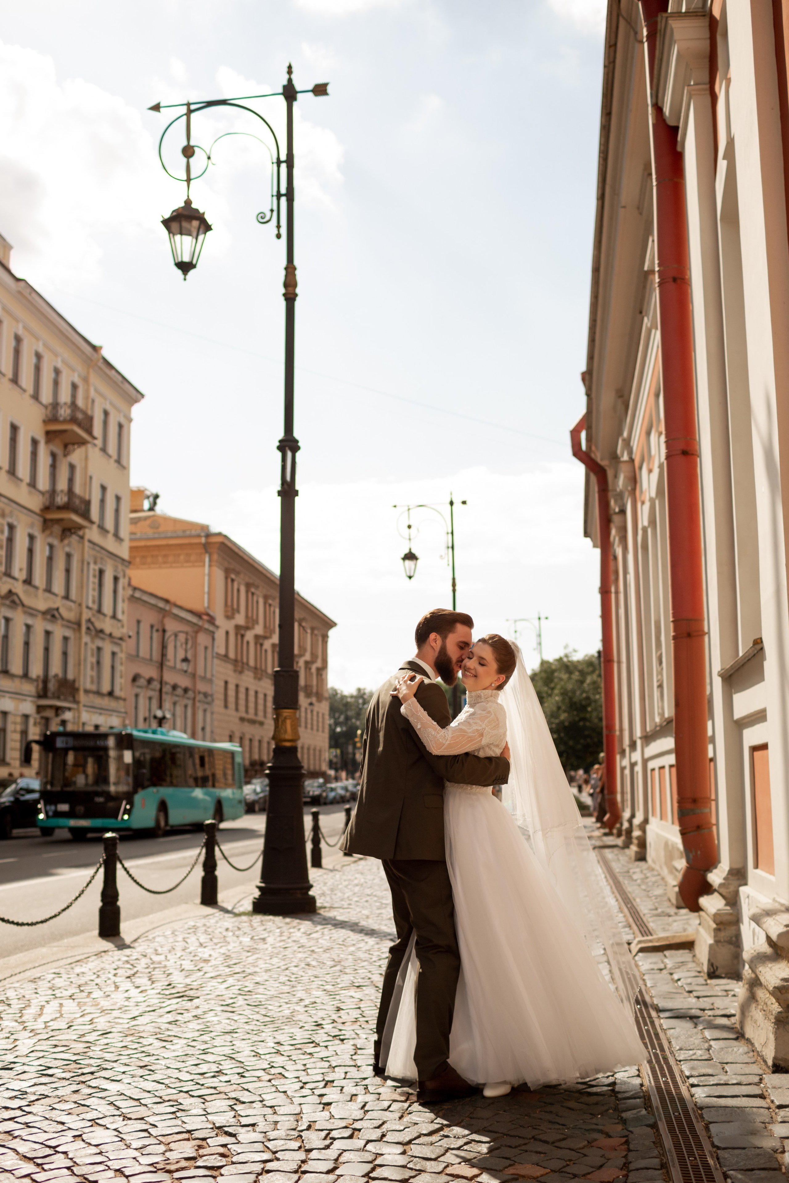 Свадебная фотопрогулка в Петербурге. Свадебный фотограф Кирилл Белый