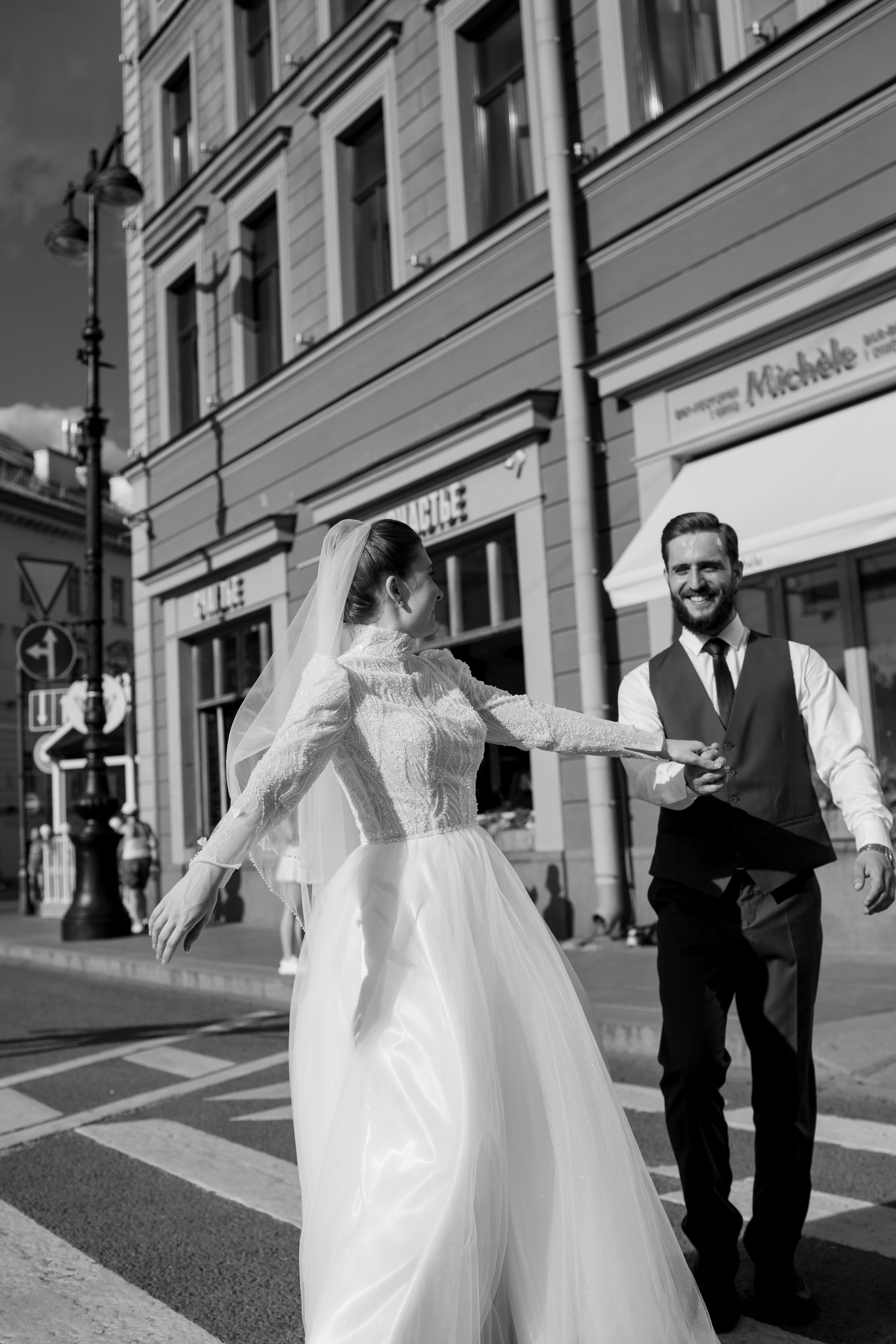 Свадебная фотопрогулка в Петербурге. Свадебный фотограф Кирилл Белый