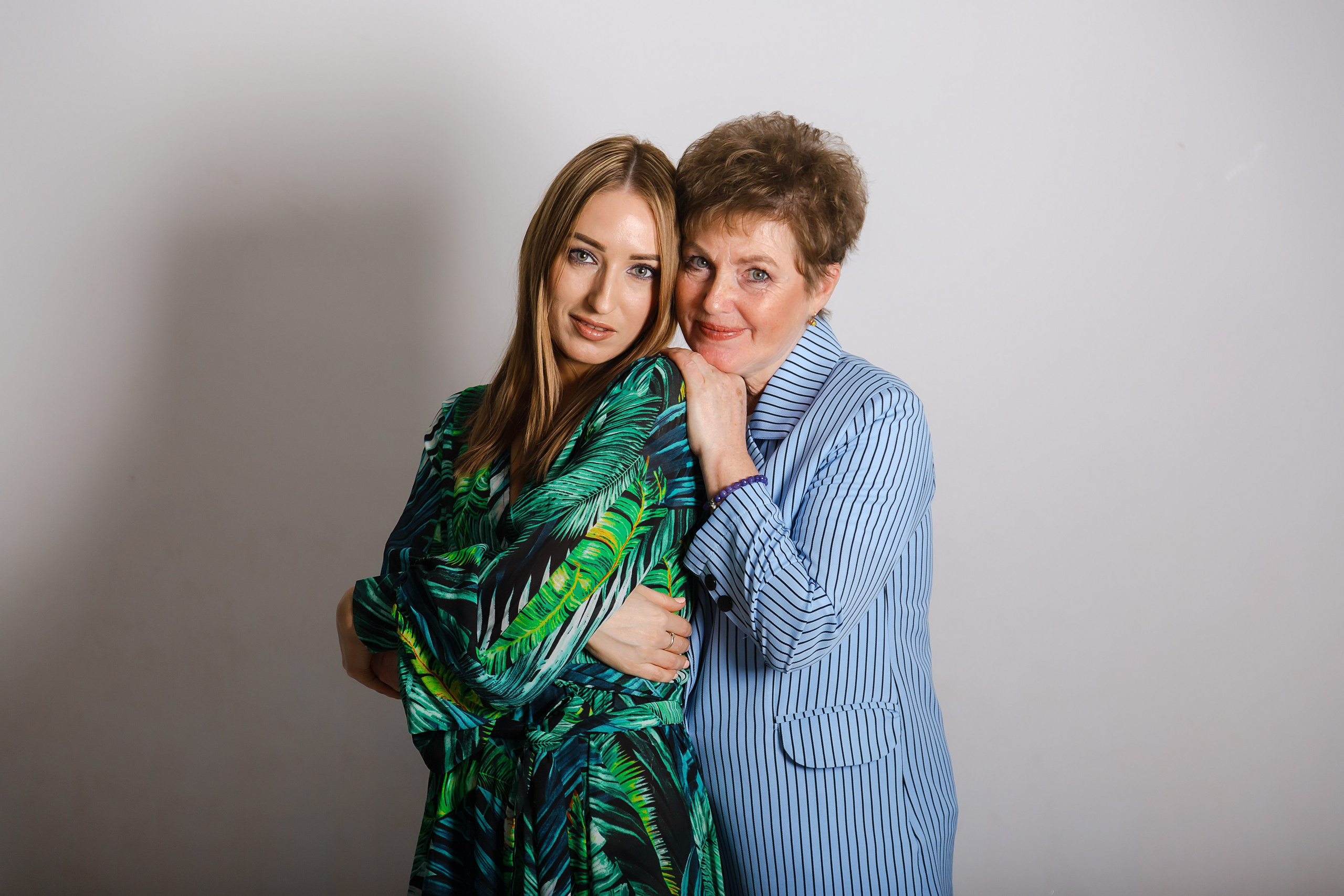 Новогодняя семейная фотосессия в студии в Волгодонске