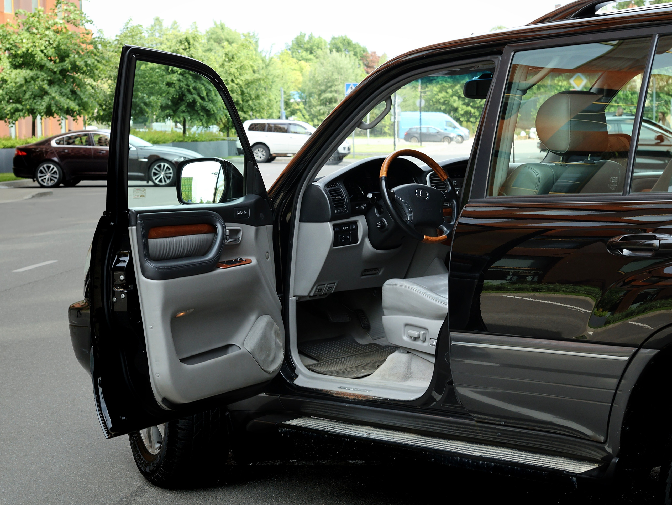 Lexus LX470. Photo-nk