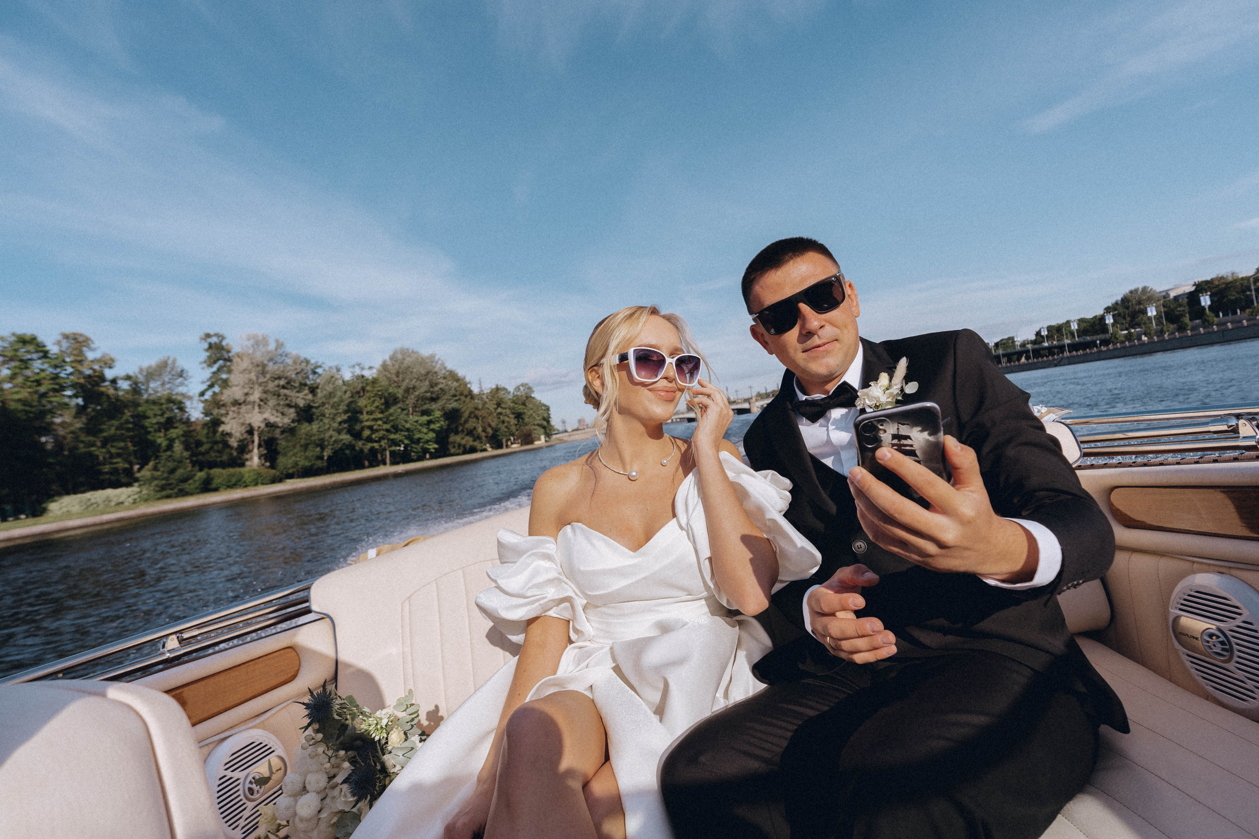 СВАДЕНБНАЯ СЬЕМКА НА КАТЕРЕ ПО КАНАЛАМ САНКТ-ПЕТЕРБУРГА И В АКВАТОРИИ НЕВЫ. Профессиональный фотограф, Санкт-Петербург — Виктория Богомолова