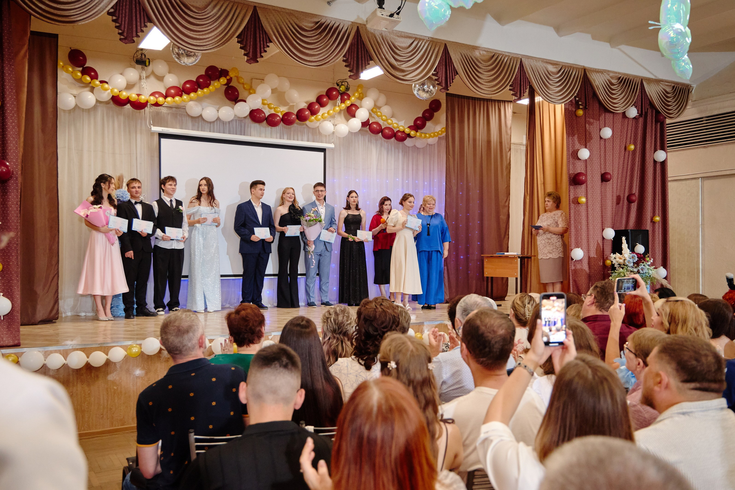 Выпускной 35 Сош. Фотограф Выпускные альбомы Таганрог Сергей Коробченко