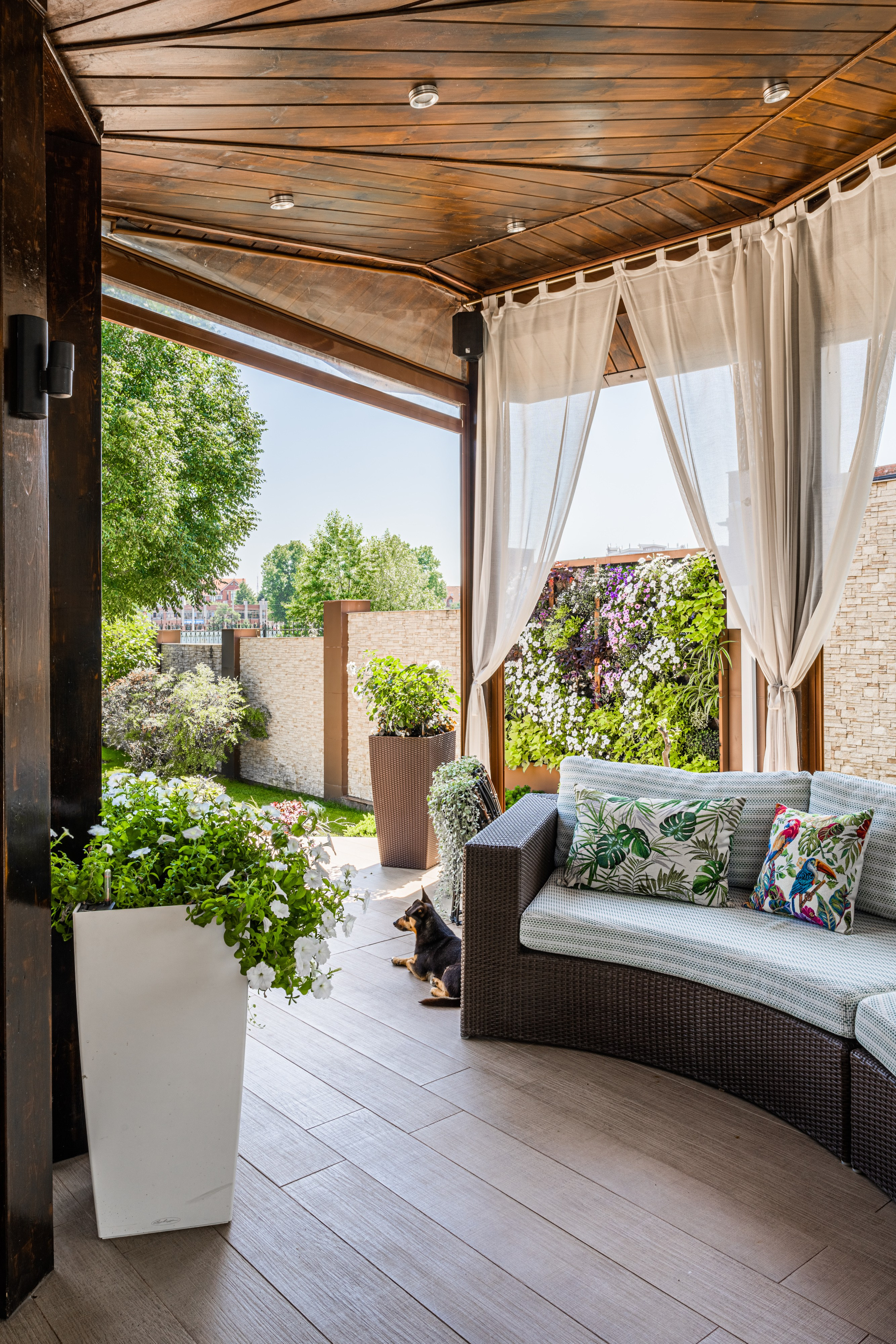 Цветущая веранда. Интерьерный фотограф Краснодар Денис Педань