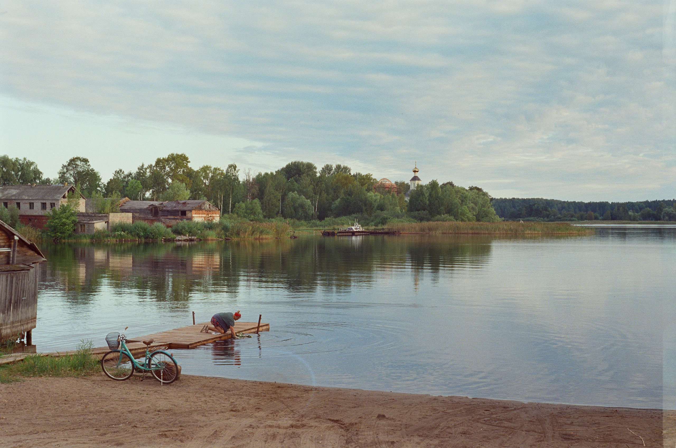 городской пейзаж. провинциальный город. озеро Селигер.Осташков