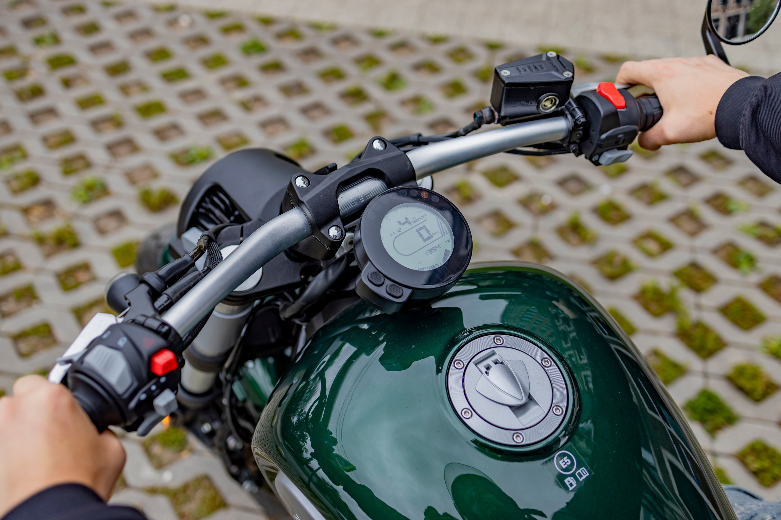 Съемка для журнала мотоцикл Benda Chinchilla. Репортажный, семейный и студийный фотограф в Москве Демин Алексей