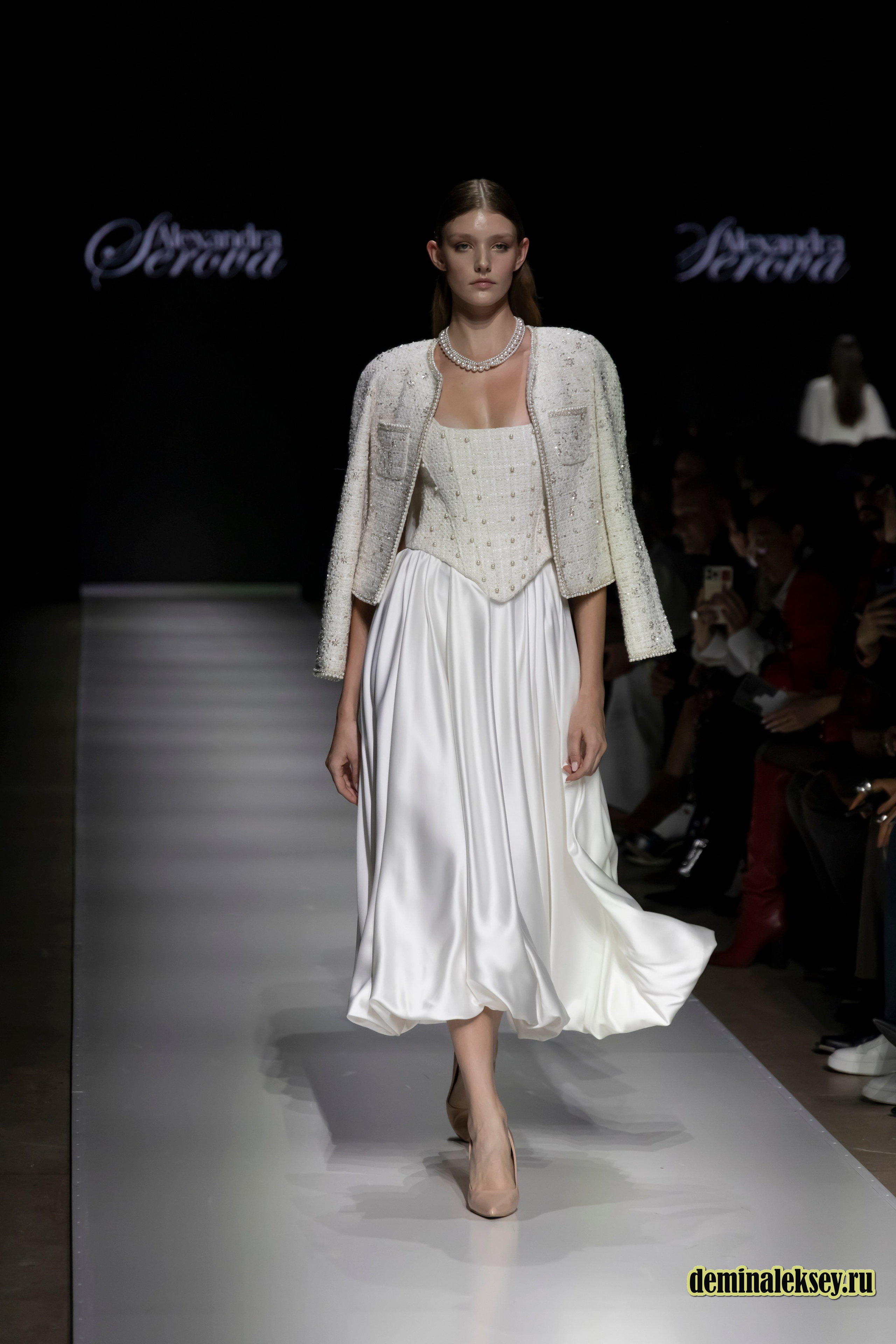 Московская неделя моды 2024 9 октября дизайнер Alexandra Serova. Репортажный, семейный и студийный фотограф в Москве Демин Алексей