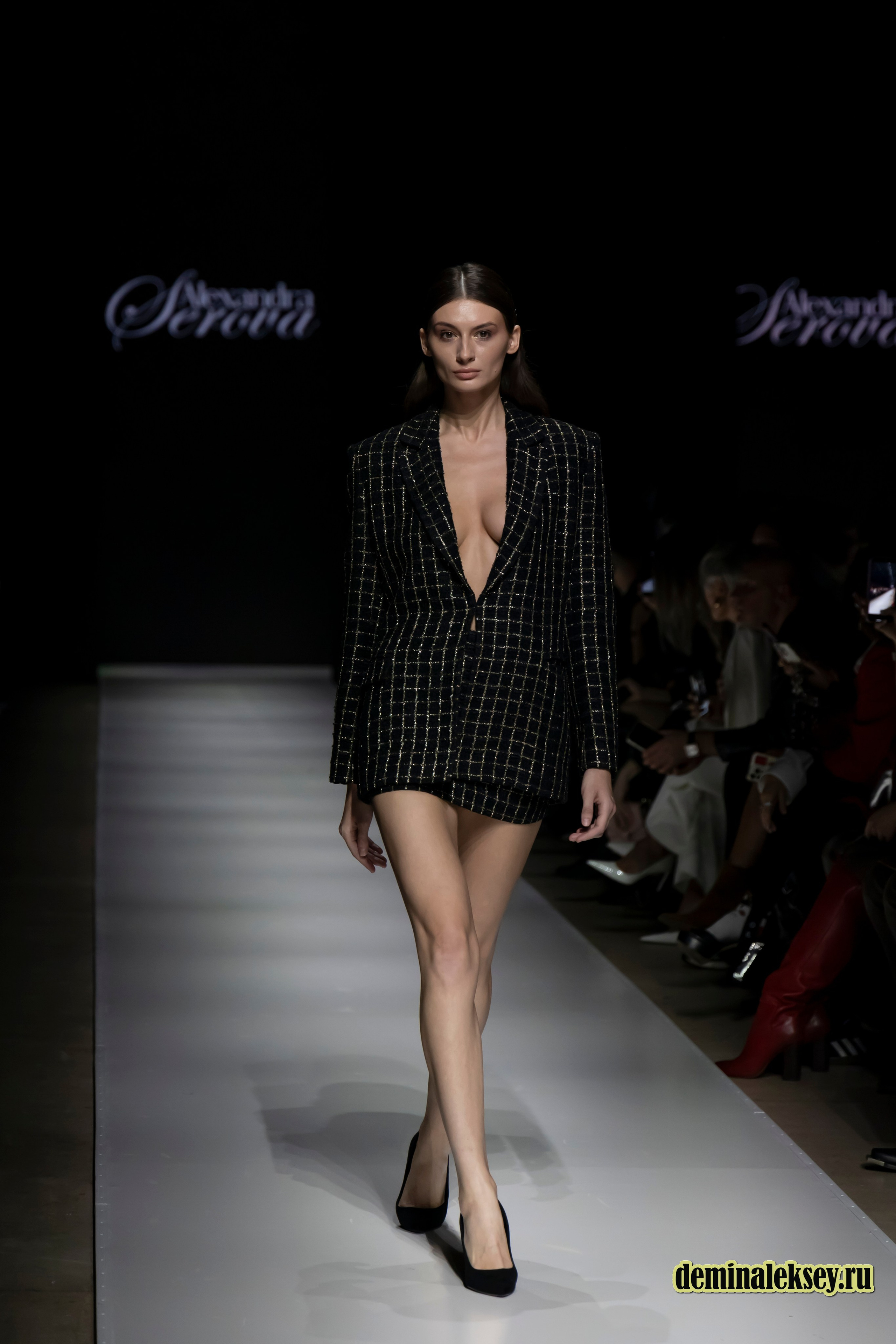 Московская неделя моды 2024 9 октября дизайнер Alexandra Serova. Репортажный, семейный и студийный фотограф в Москве Демин Алексей
