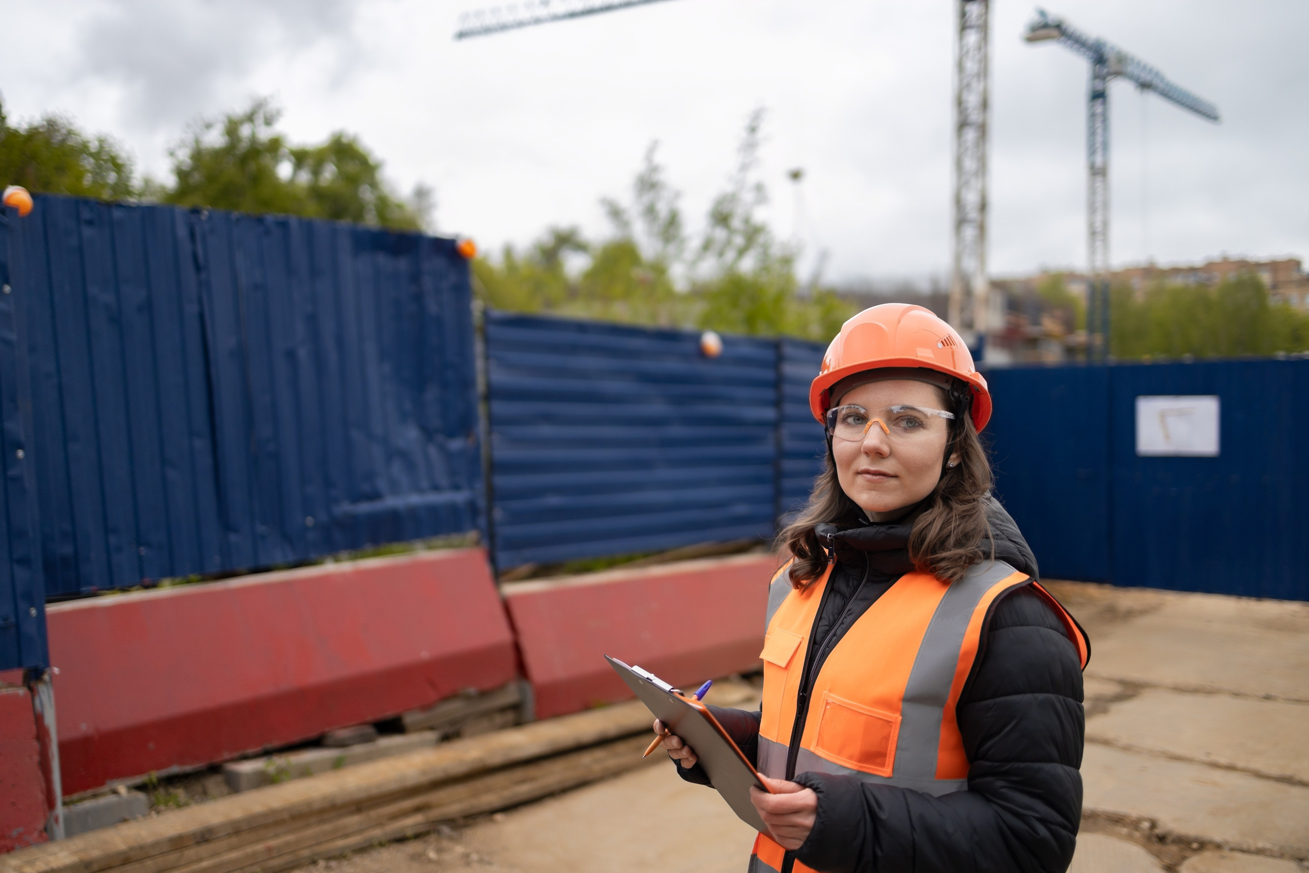 Фотосессия «Стройка» модель Ирина. Репортажный, семейный и студийный фотограф в Москве Демин Алексей