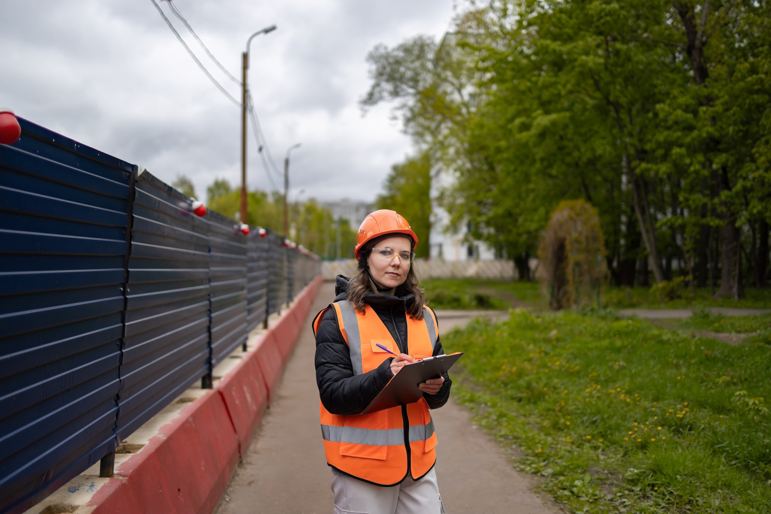 Фотосессия «Стройка» модель Ирина. Репортажный, семейный и студийный фотограф в Москве Демин Алексей