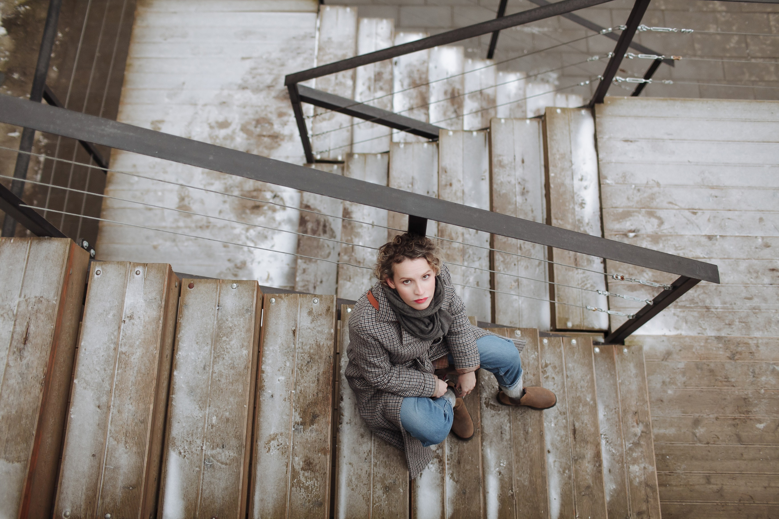 Лена, ноябрьский ветер и залив. Семейный фотограф, свадебный фотограф, женский портрет в Санкт-Петербу