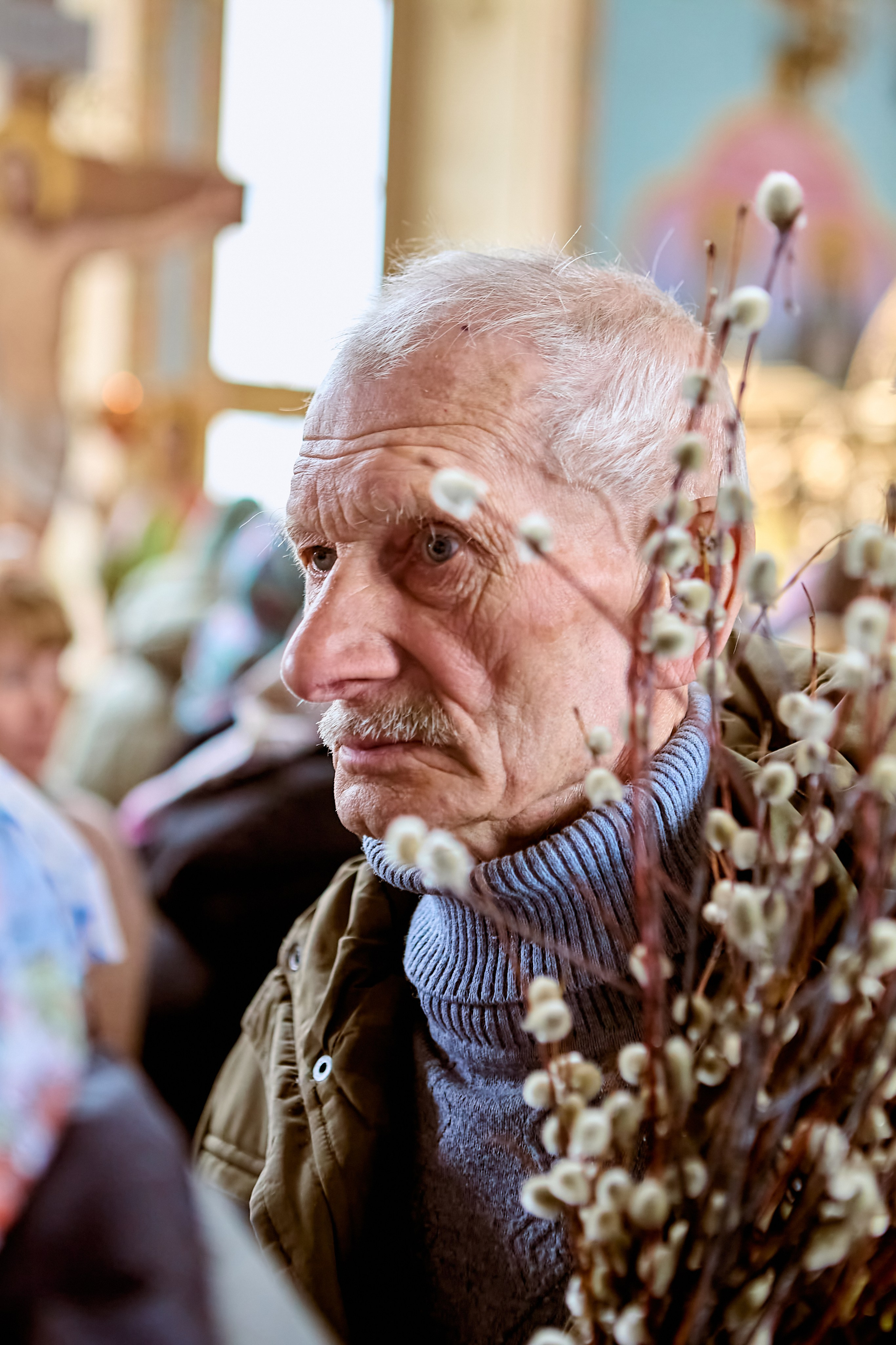 Мужской портрет в Храме. Храм Преподобного Серафима Саровского г. Дзержинск. Вербное воскресение. фотограф Николай Голованов.