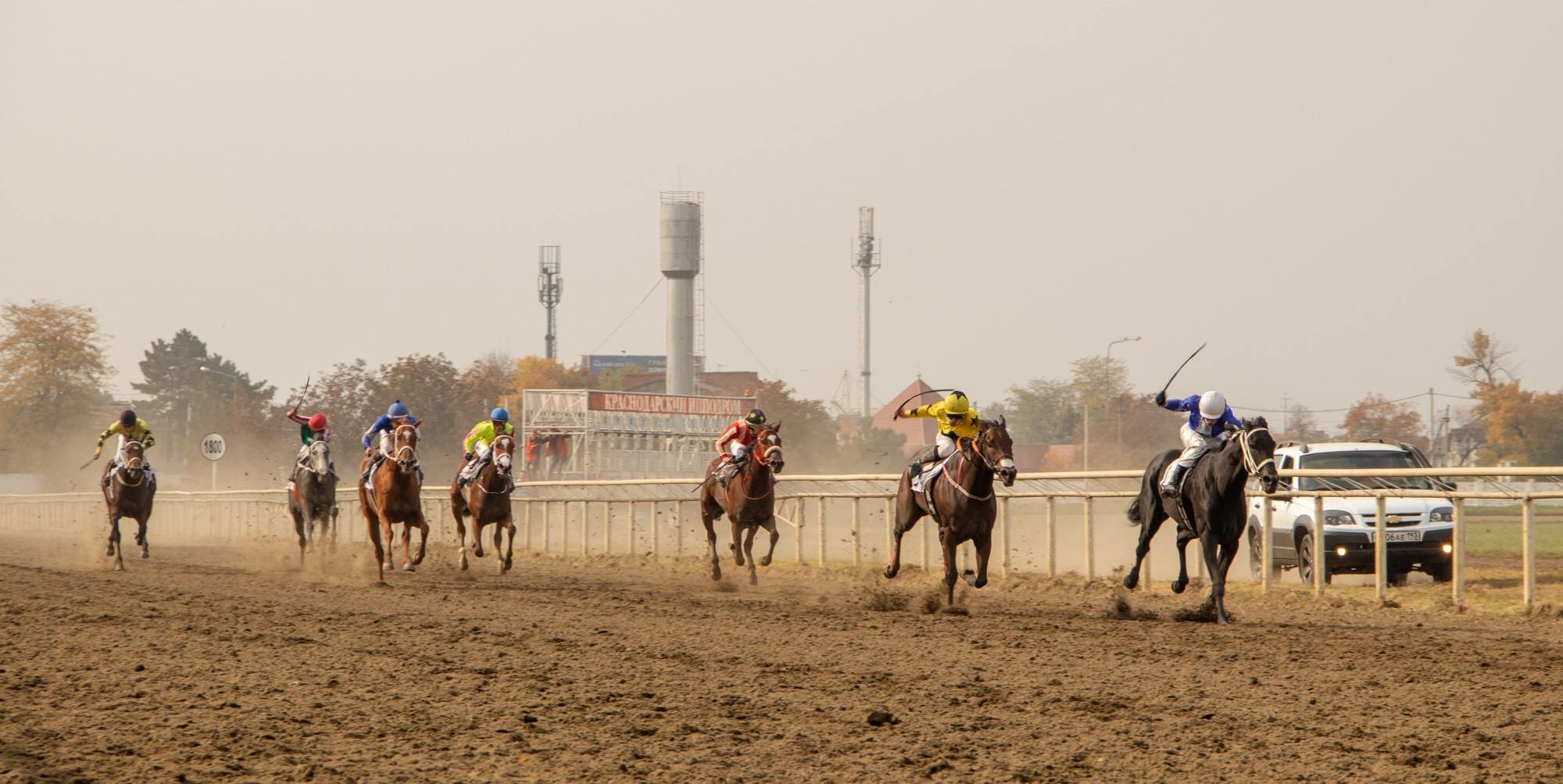 Закрытие скакового сезона на Краснодарском ипподроме. Репортажный, промышленный и маркетплейс-фотограф Дмитрий Чернат