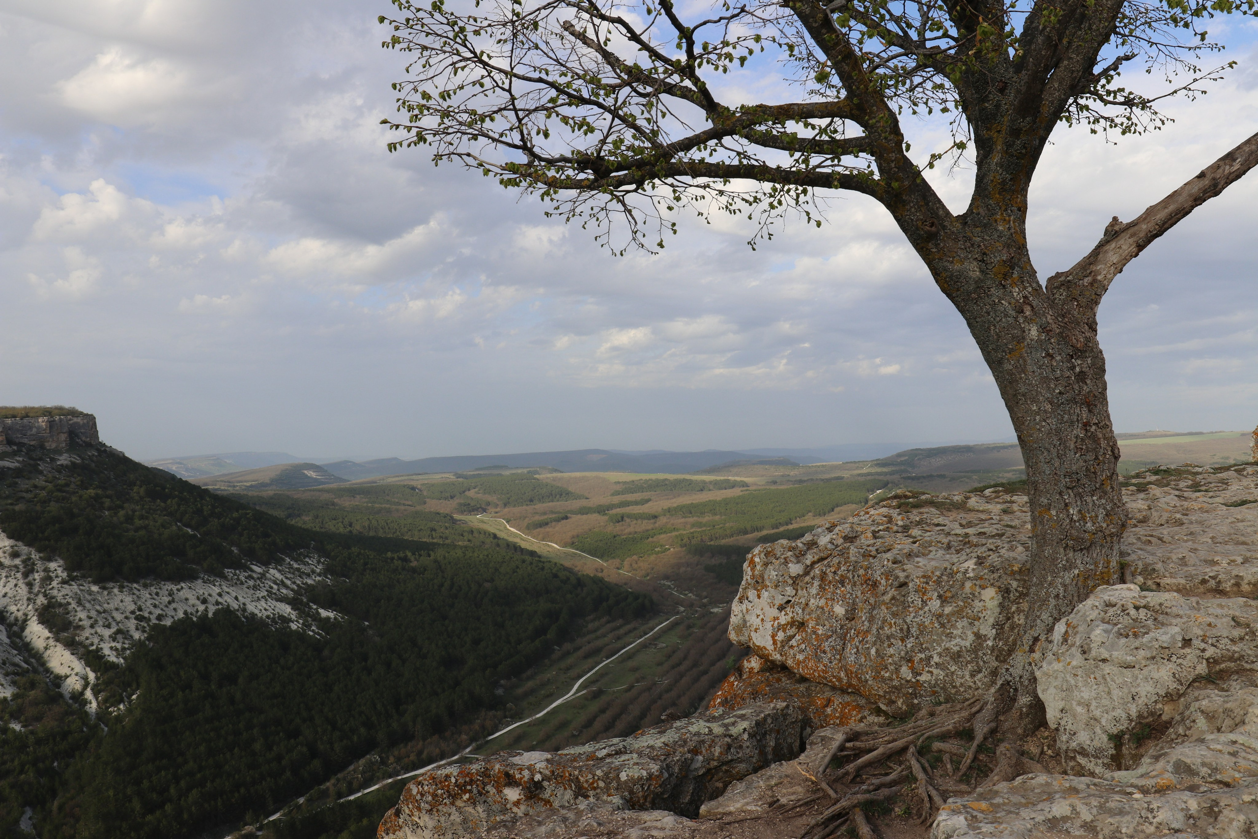 Крым. ЮБК (Бахчисарай, Кастрополь, Таракташская тропа). Май 2021. Путешественник-фотограф из Санкт-Петербурга Татьяна Свистулина