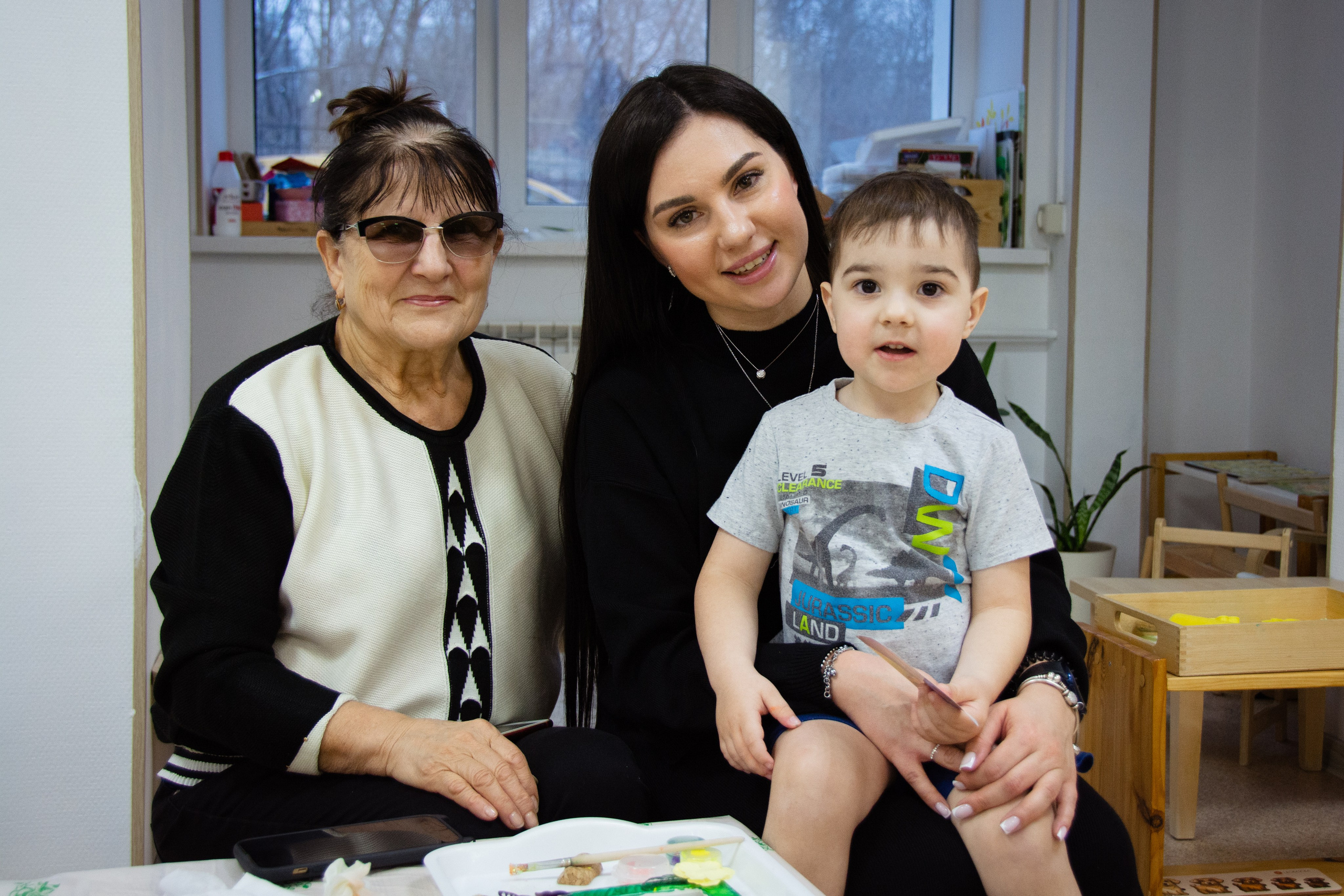 День матери. Дальневосточный Монтессори Центр. Семейный и репортажный фотограф в Хабаровске Татьяна Болычева