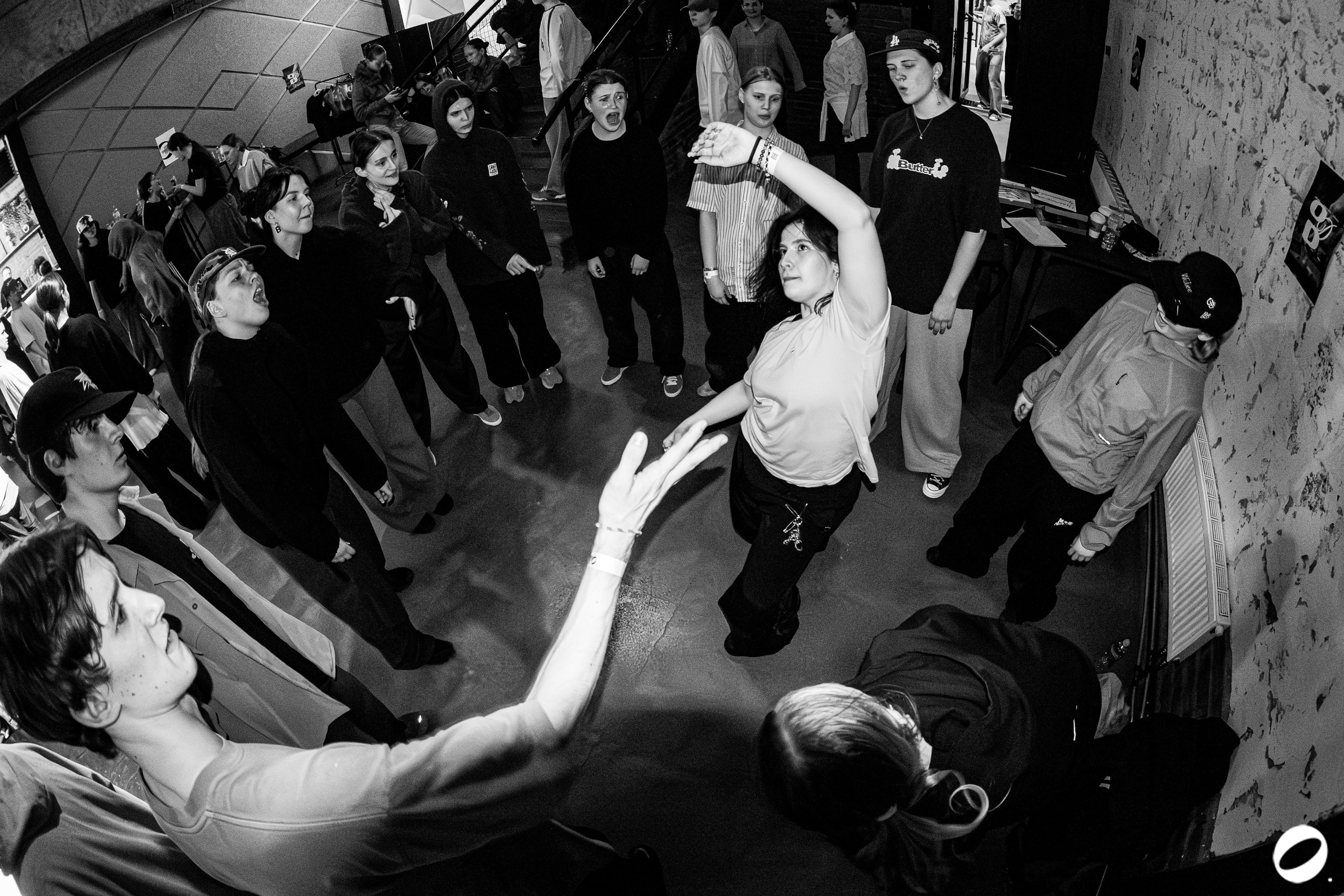 ODD.CLUB 04/04 (@youlovebu). Соня бу тебя сфоткала