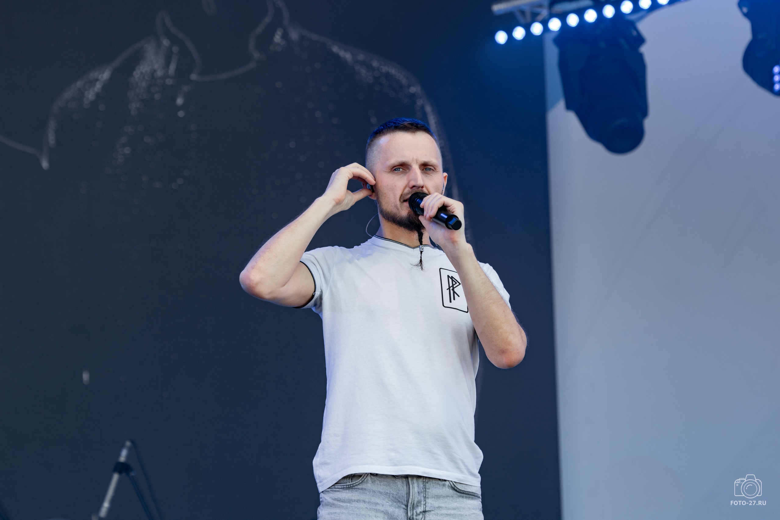 Антон Курдюмов фотограф в Хабаровске Рина Курдюмова фото27 foto27 Антон Дорофеев репортажный репортаж документалист Тони и Рина фотосоздатели ПаПаРоК Рок над Амуром 2024 фестиваль Хабаровск