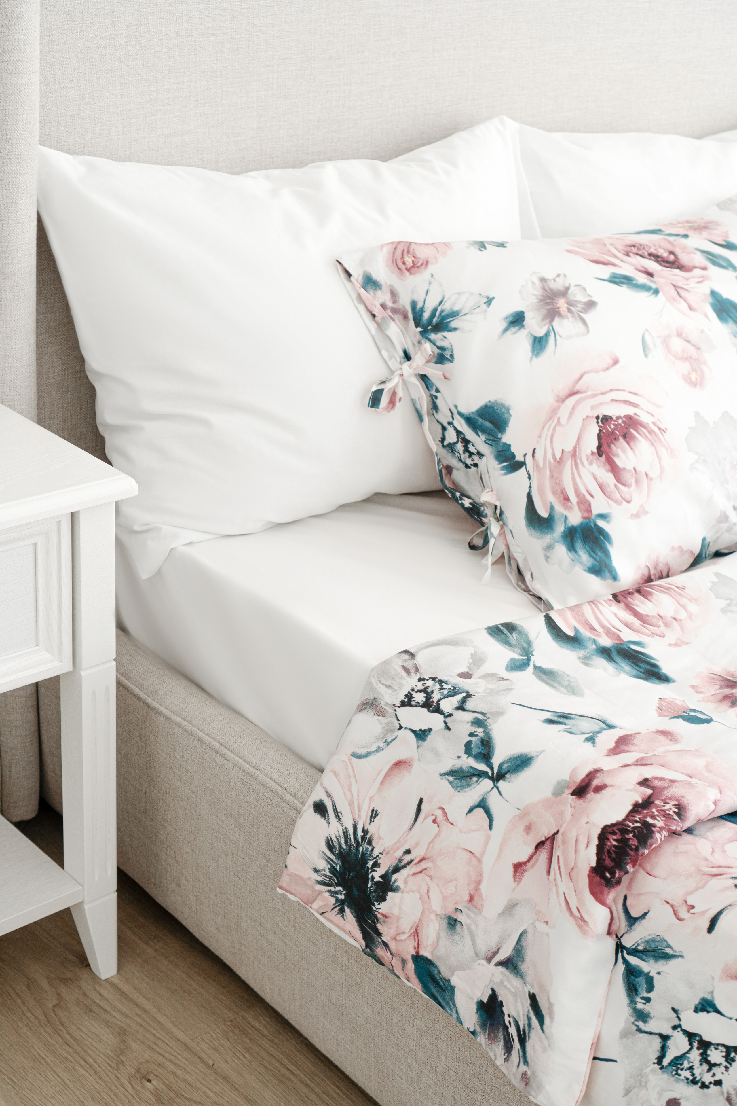 Магазин пастельного белья «Мария Кангас». Da nang Photographer Sergey Zelēnkin