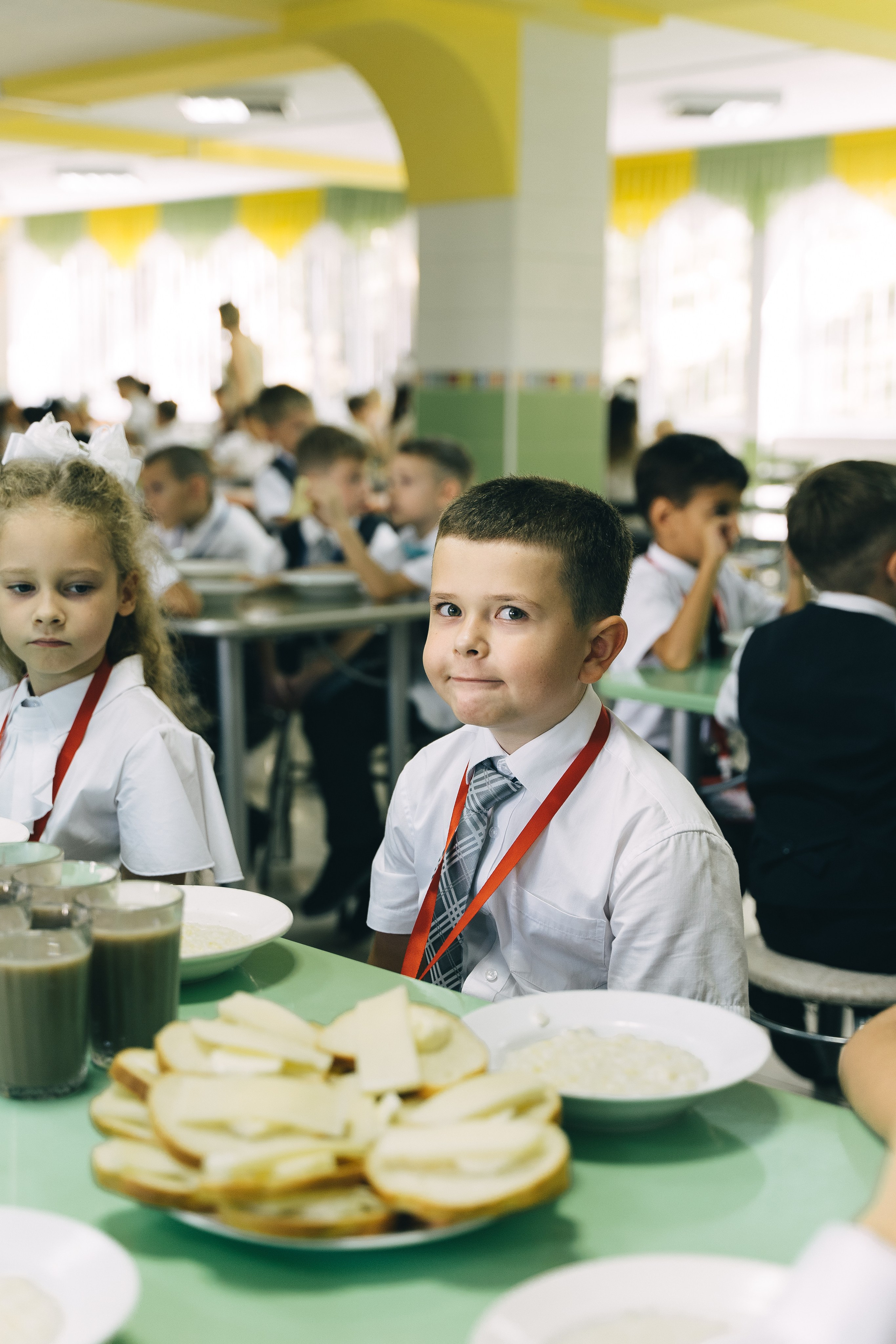 МОБУ Гимназия № 16, г. Сочи. «Первый звонок». Свадебный и семейный фотограф в городе Сочи