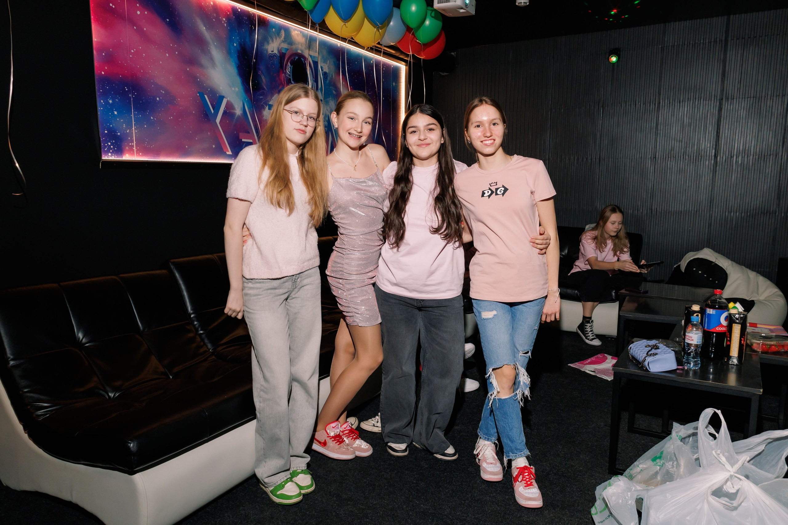 День Рождения в караоке. Фотограф в Москве Дмитрий Емельянов