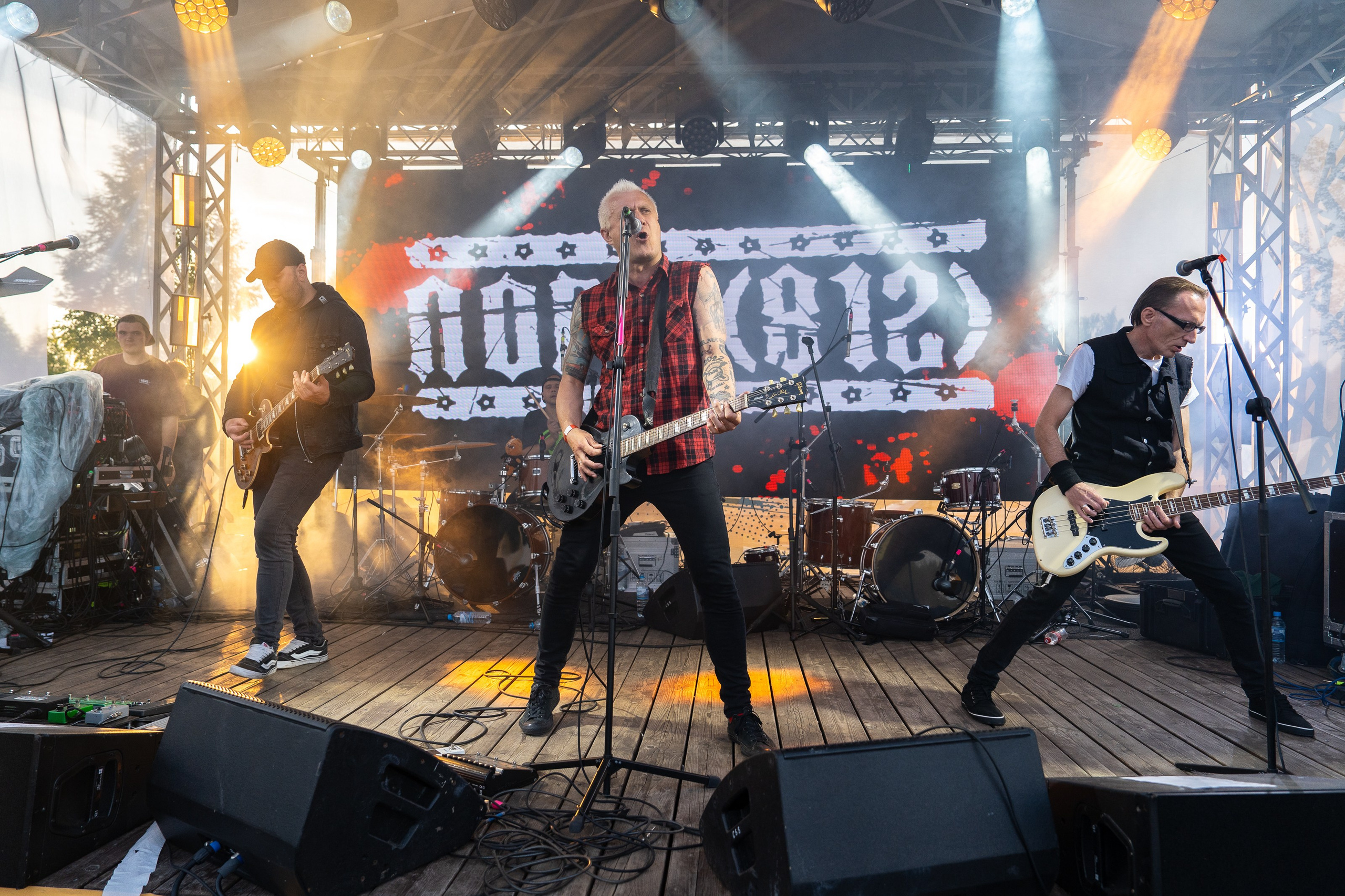 Фотоотчет с главного панк-рок фестиваля страны Anti-Party 2025. Фотограф Николай Прокофьев модельные тесты в Москве